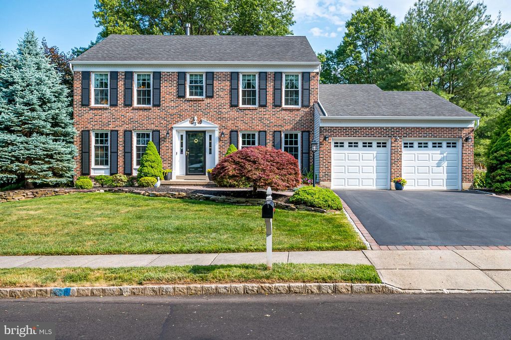 Photo of 3 Clinton Court, KENDALL PARK, NJ 08824 (MLS # NJMX2010726)
