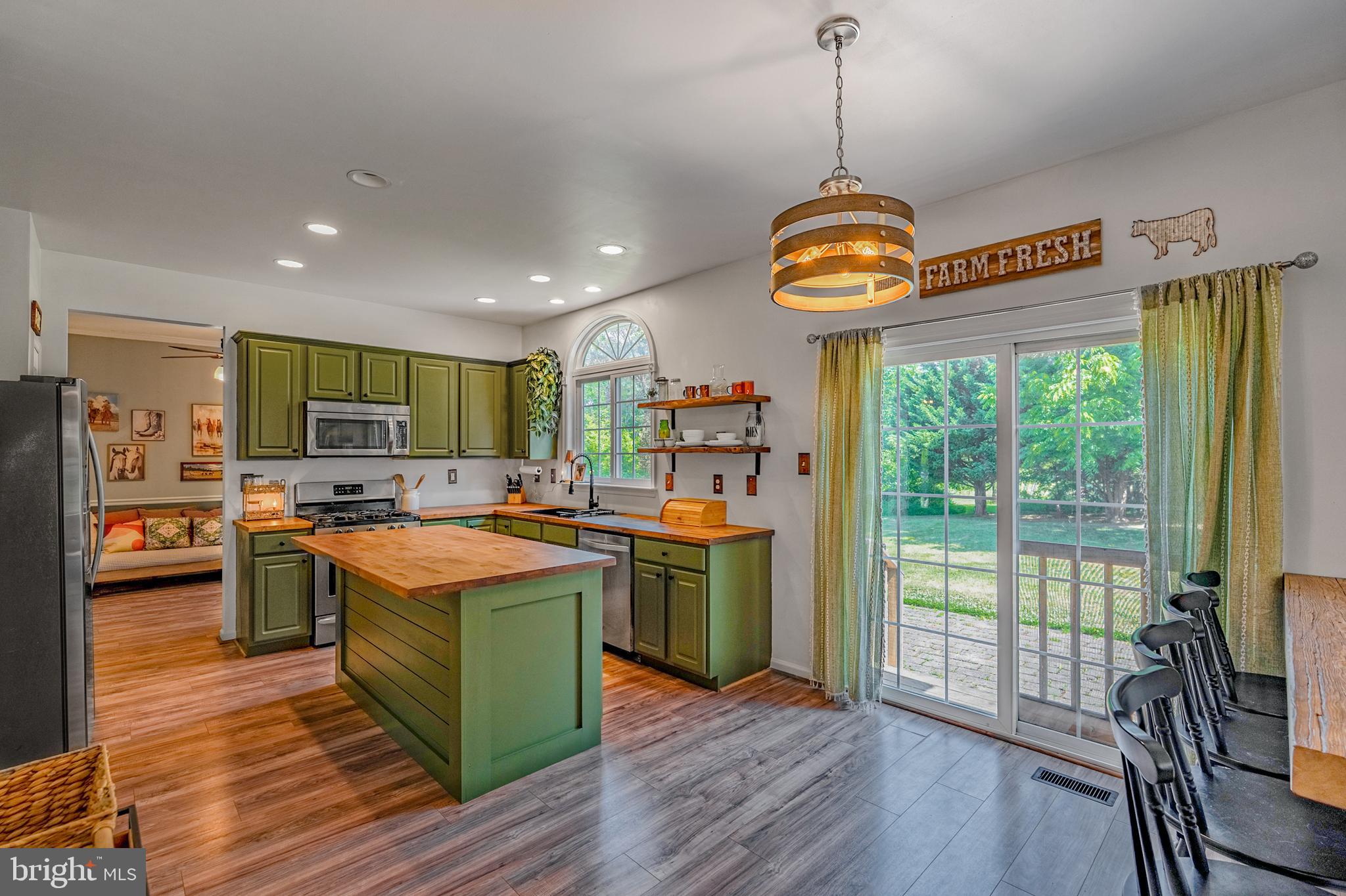 1032 FALLBROOK LANE