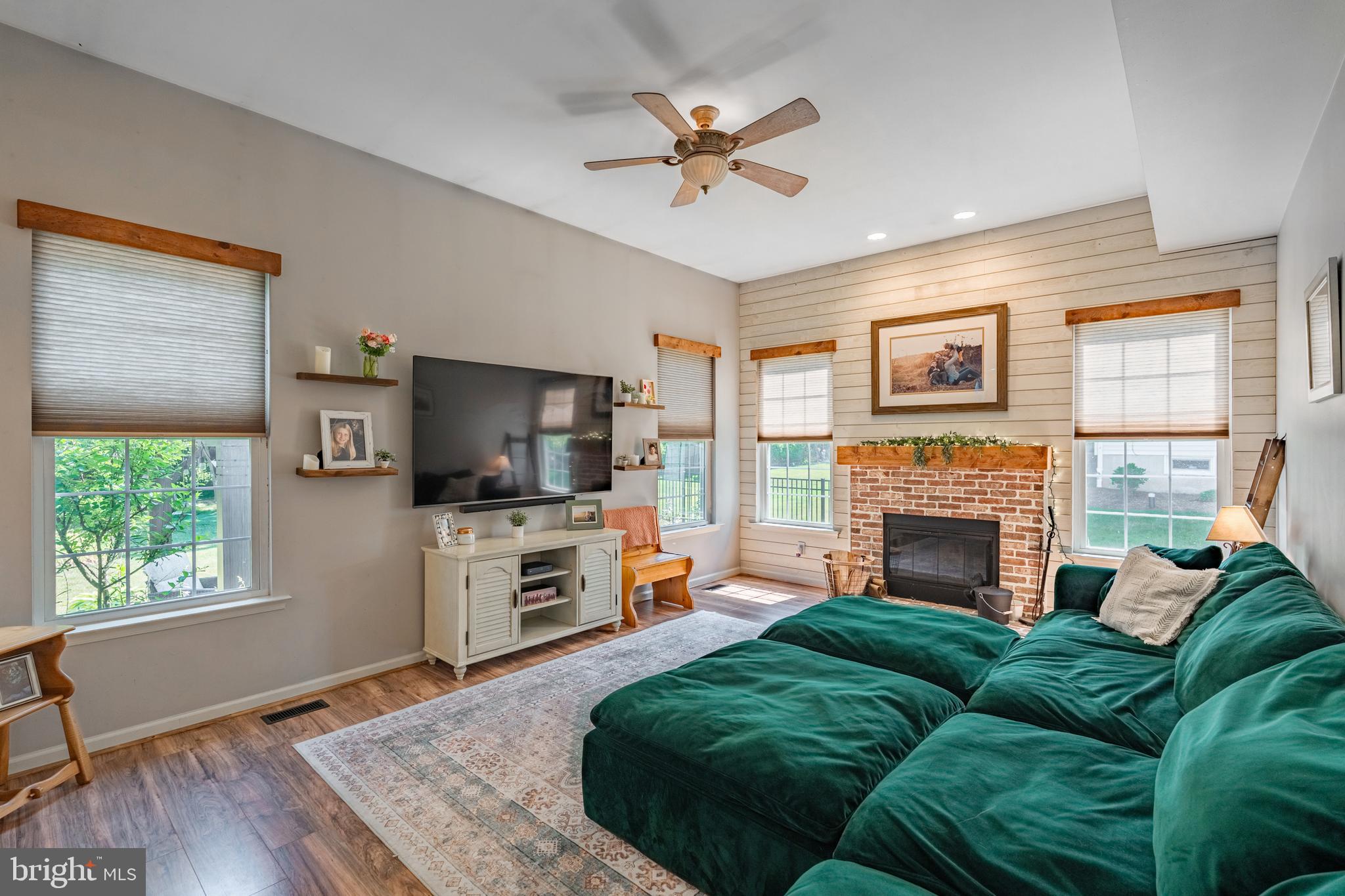 1032 FALLBROOK LANE