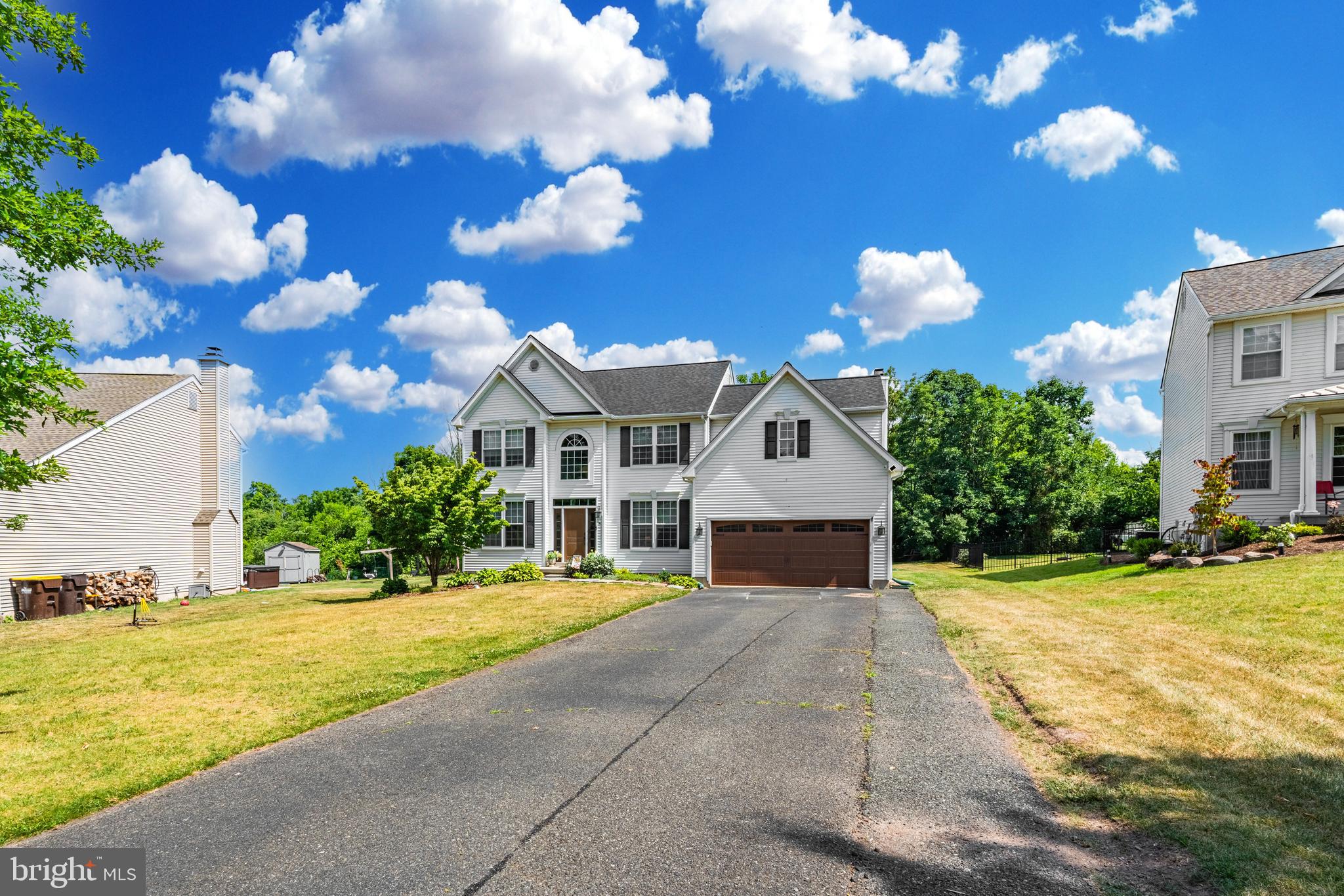 1032 FALLBROOK LANE