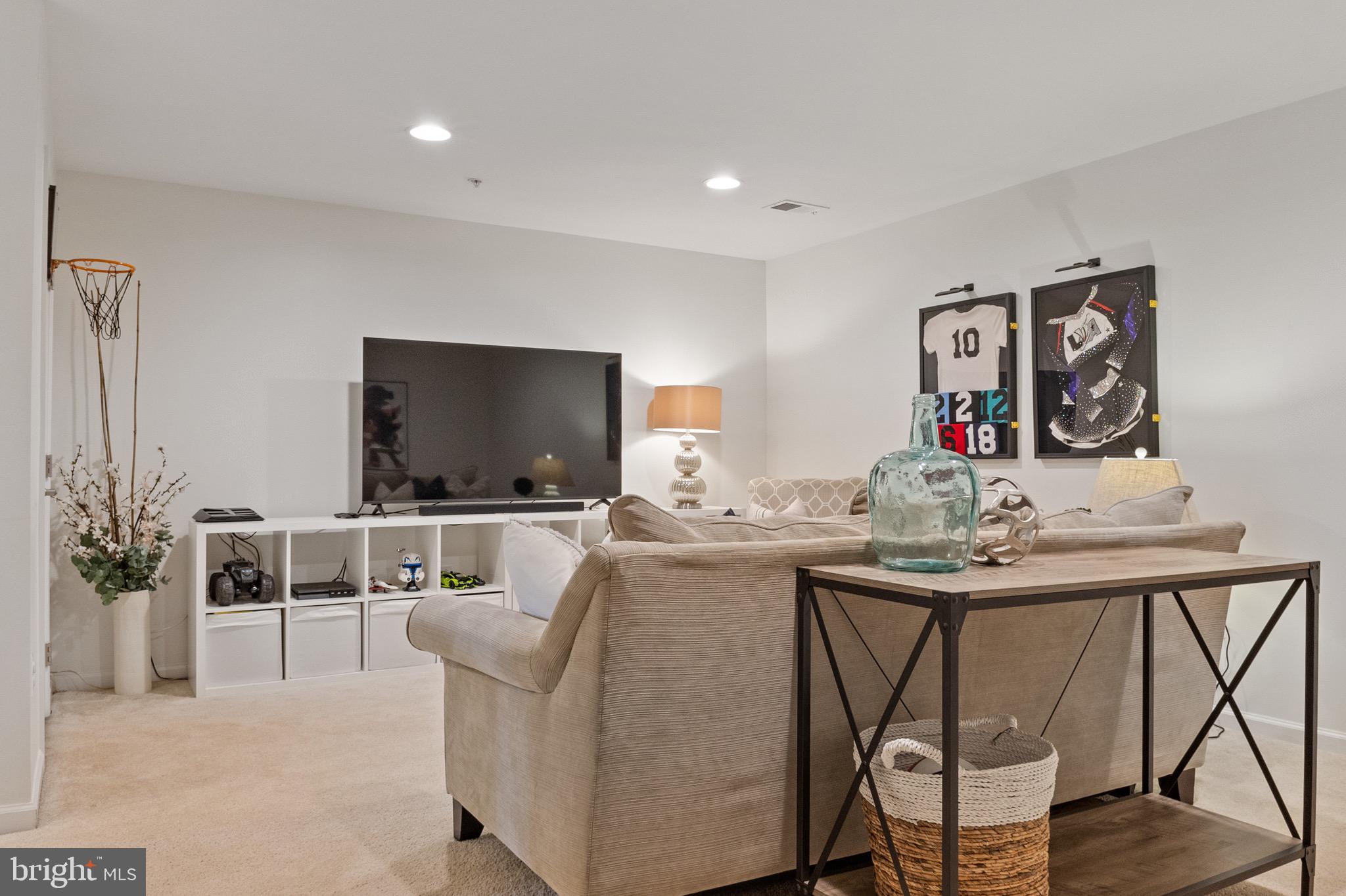 MONMOUTH MEADOWS - Residential