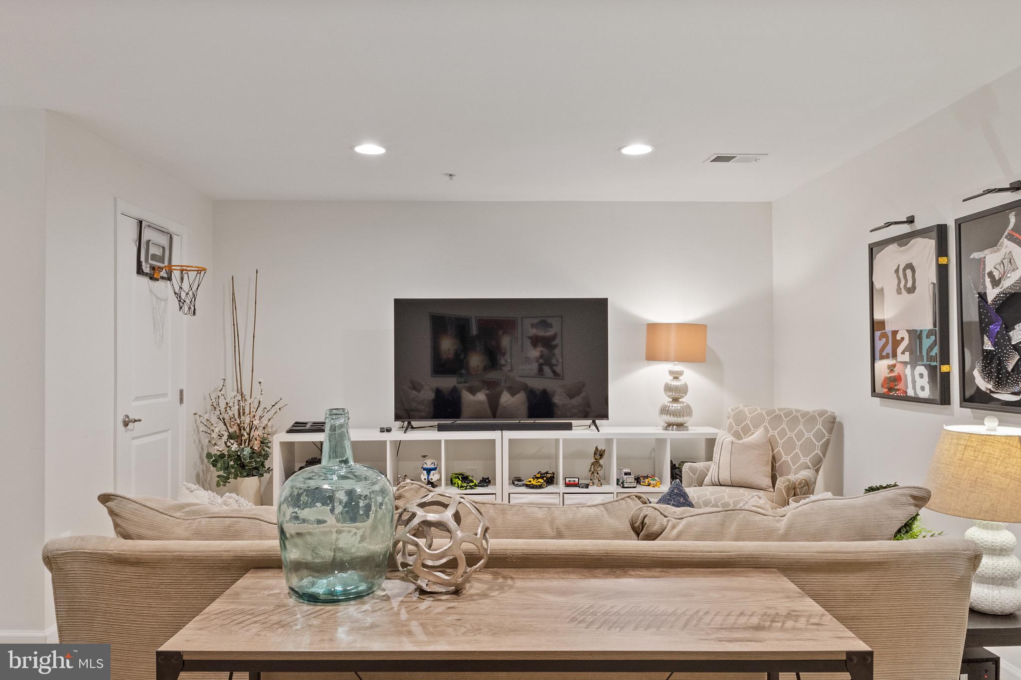 MONMOUTH MEADOWS - Residential