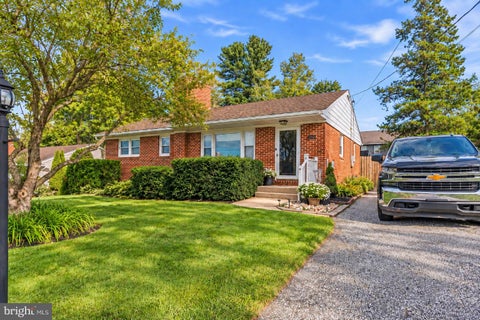 Photo of 521 Mark Drive, WESTMINSTER, MD 21157 (MLS # MDCR2037914)