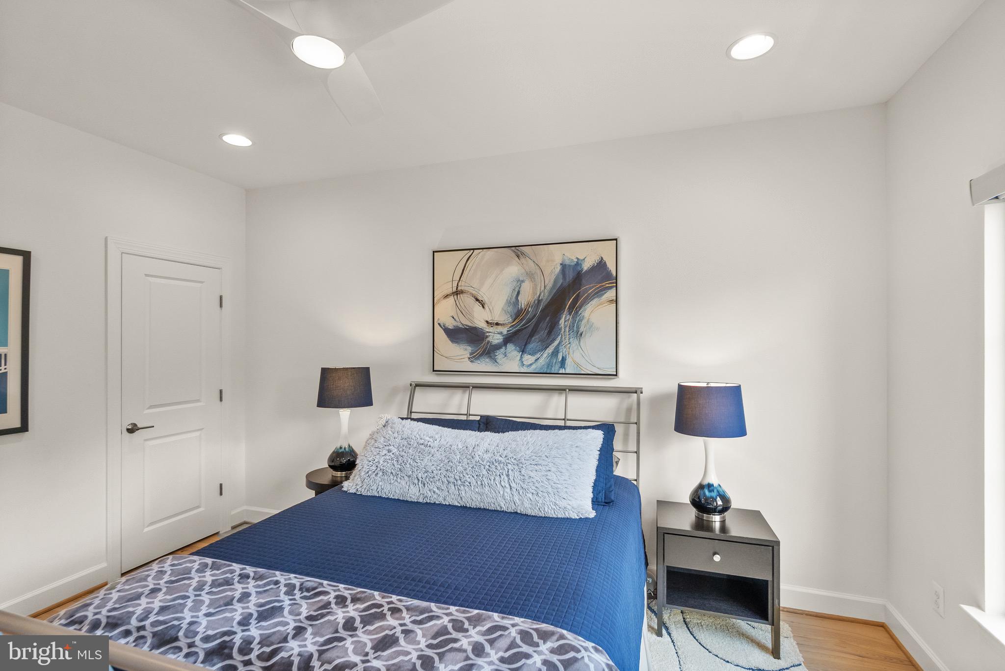 ONE LOUDOUN - Residential