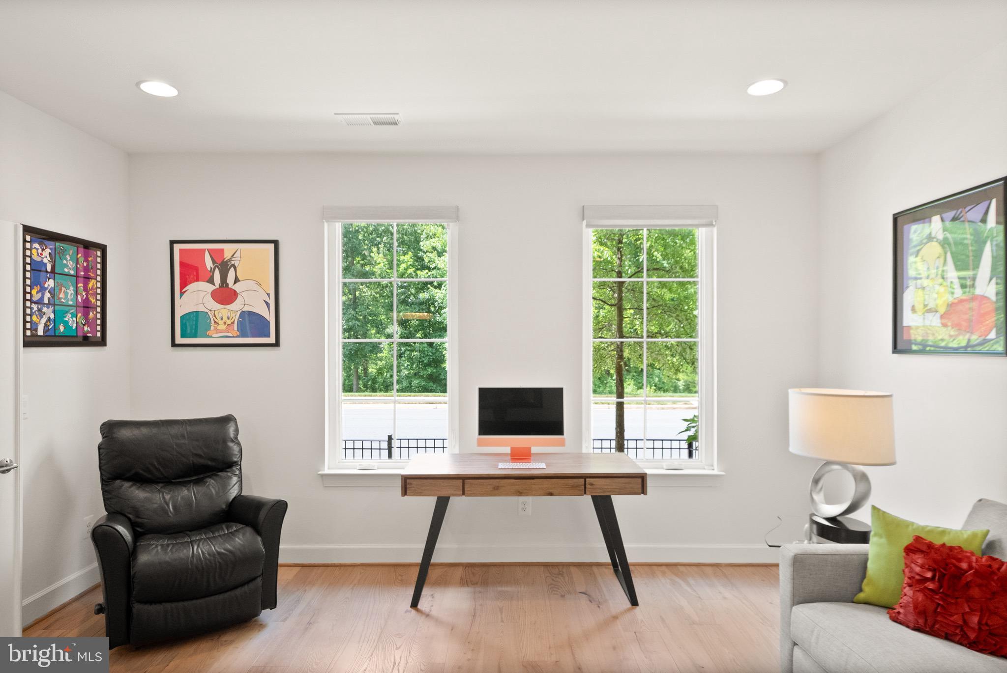 ONE LOUDOUN - Residential