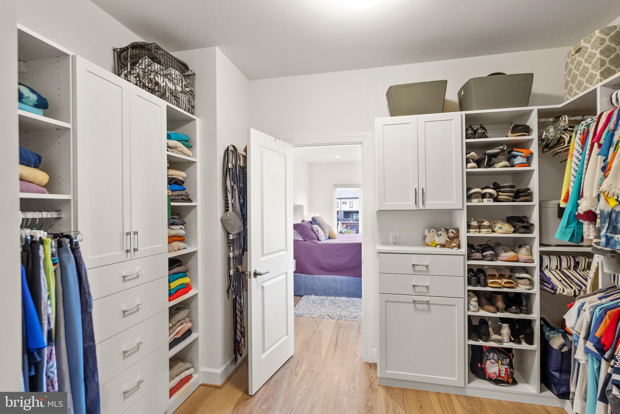 ONE LOUDOUN - Residential