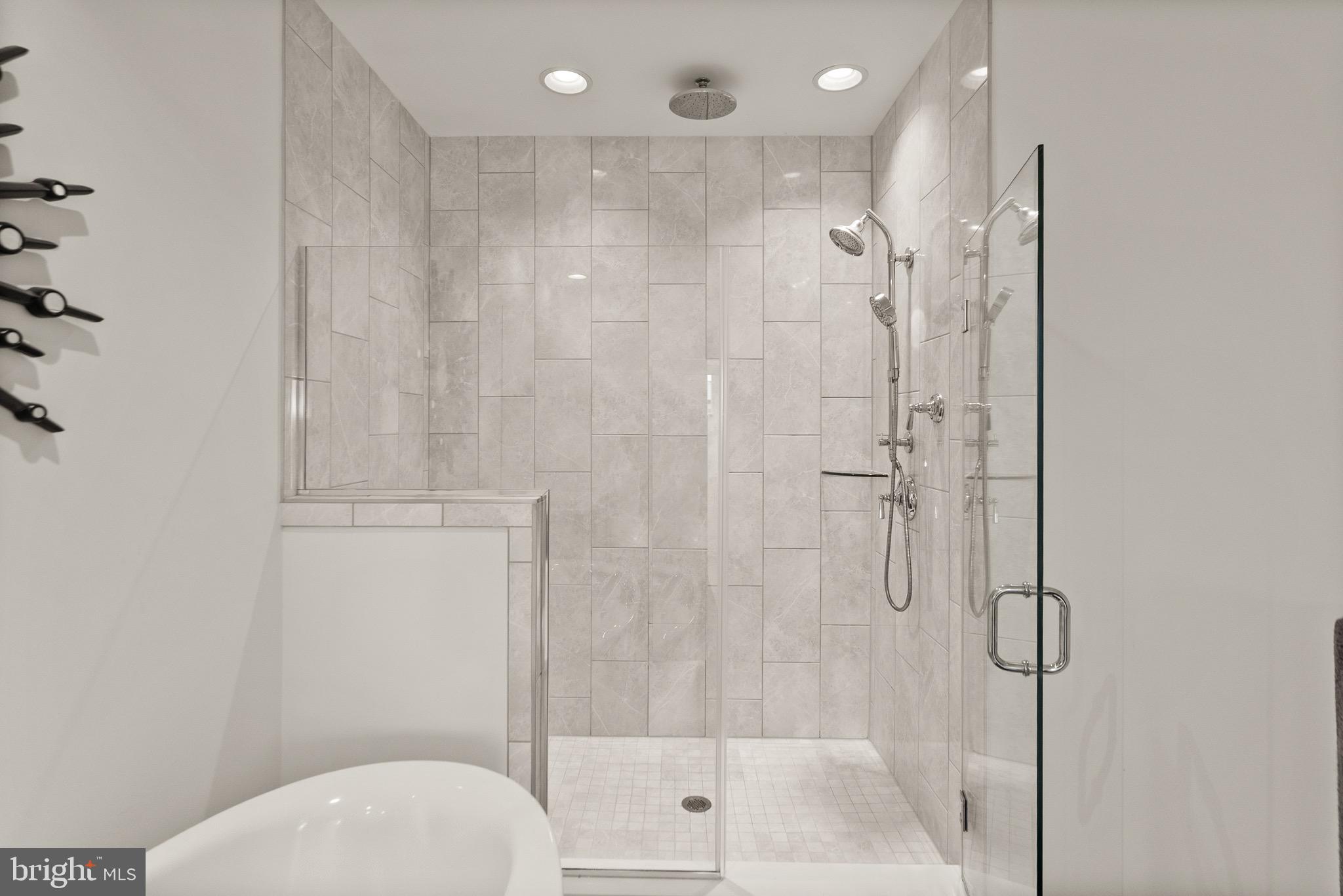 ONE LOUDOUN - Residential