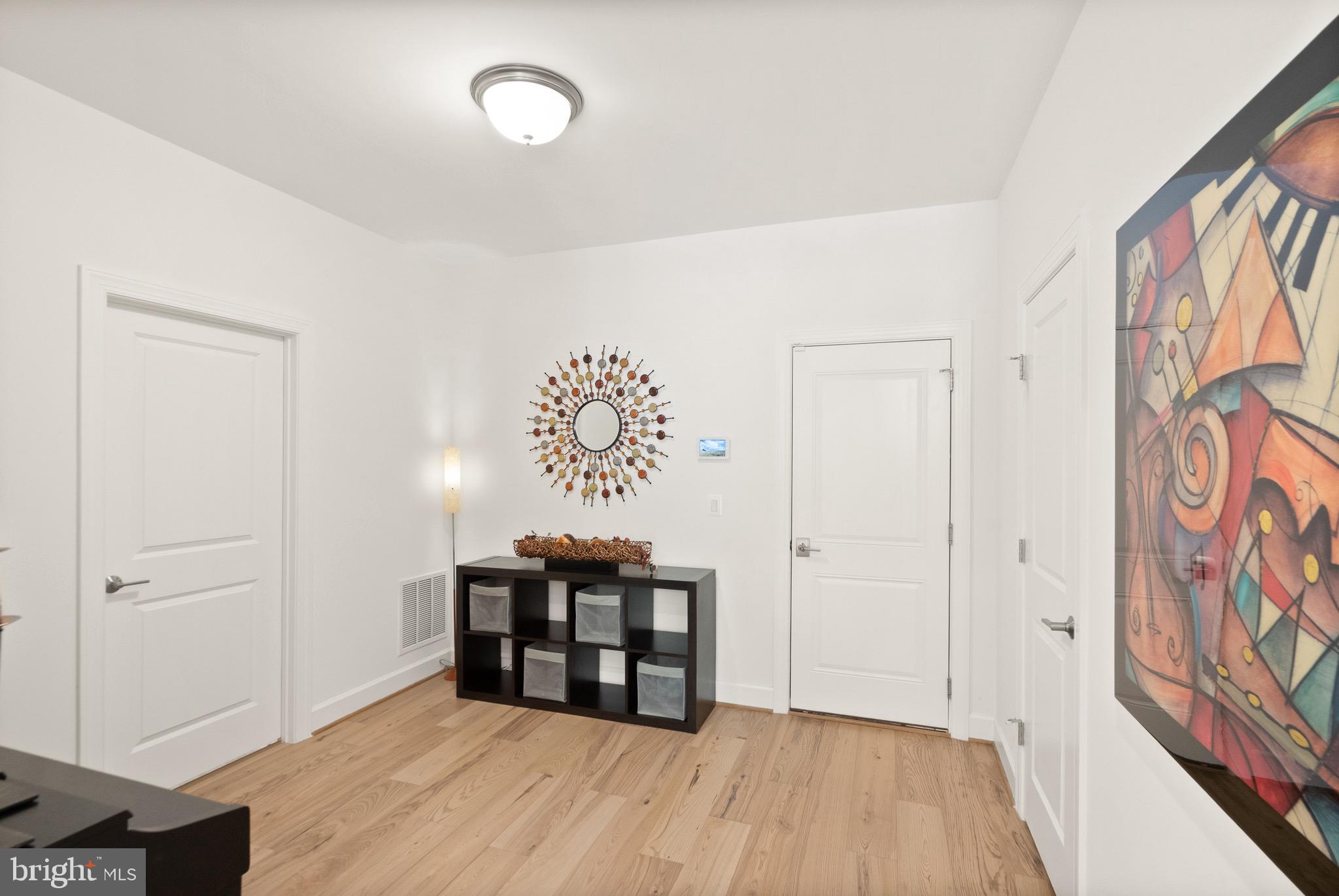 ONE LOUDOUN - Residential