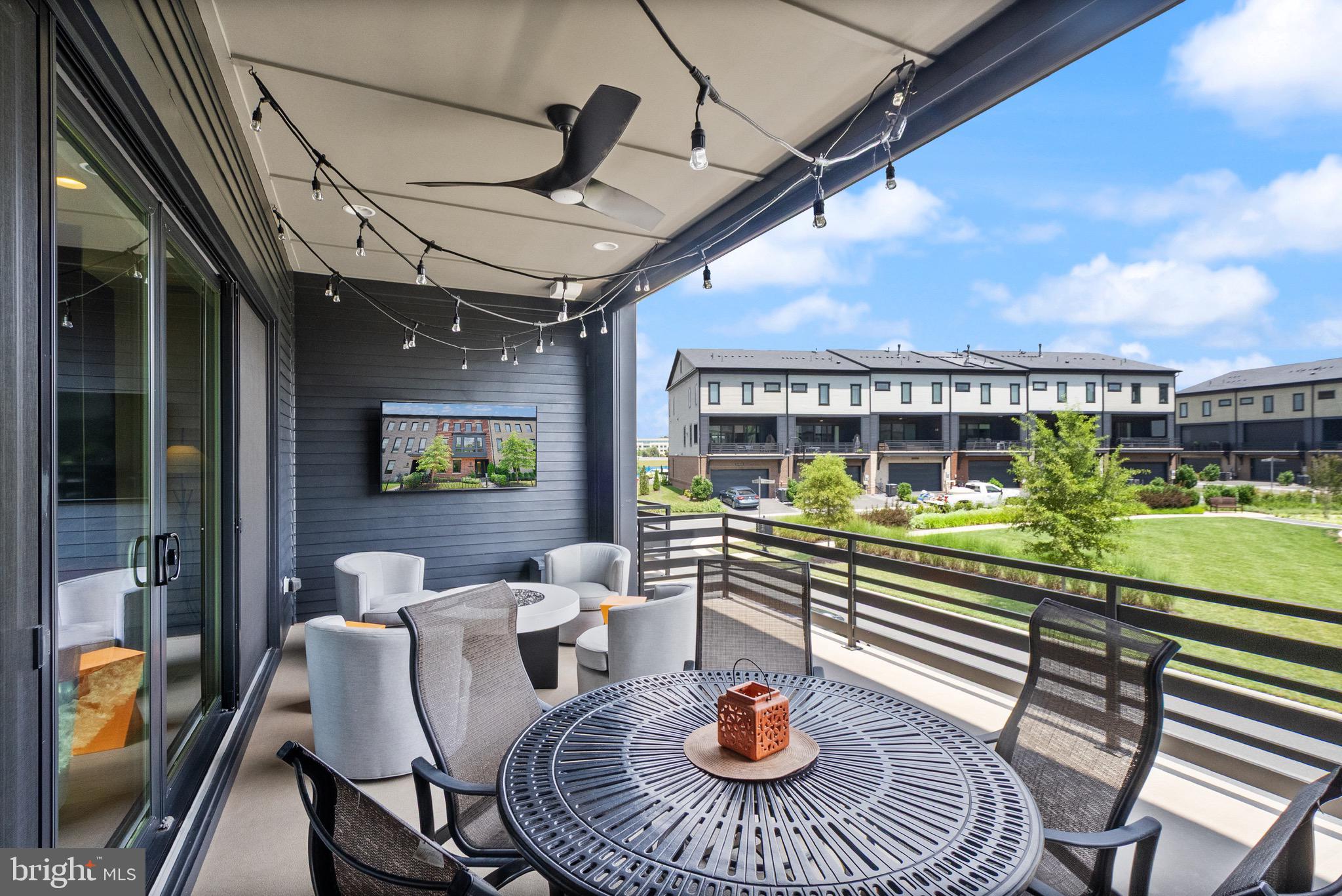 ONE LOUDOUN - Residential