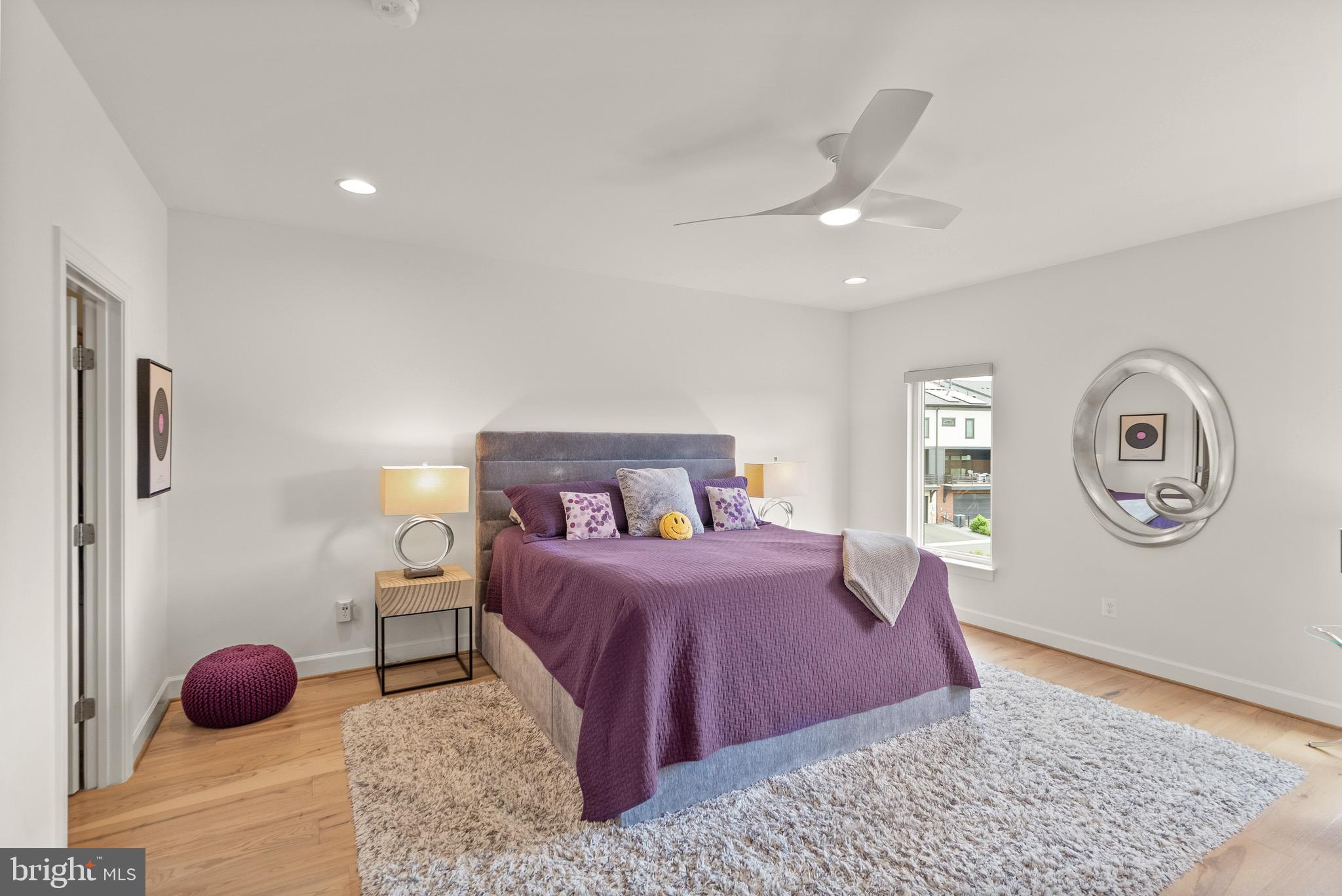 ONE LOUDOUN - Residential