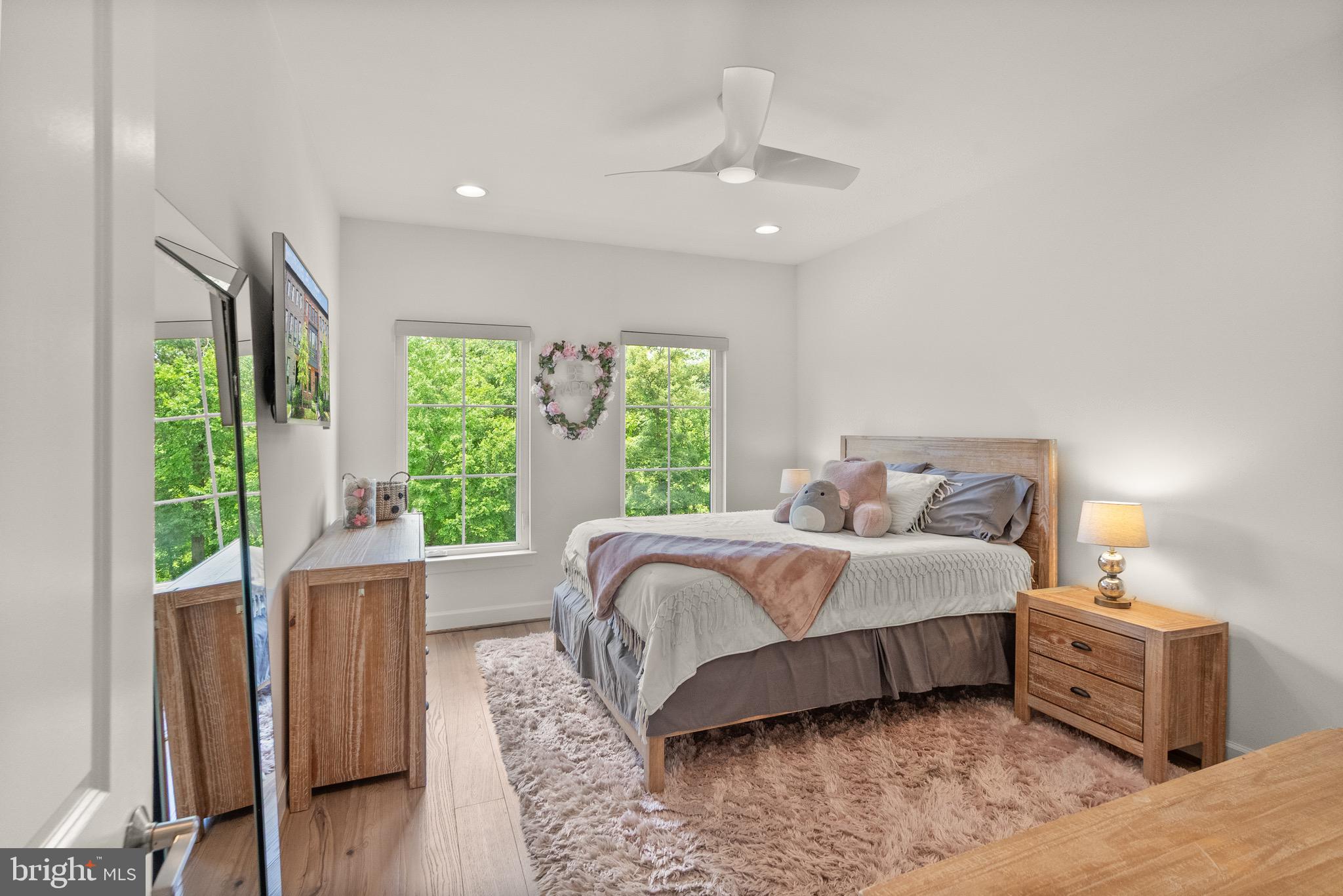 ONE LOUDOUN - Residential