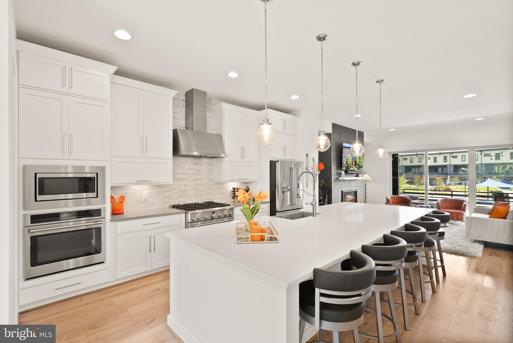 ONE LOUDOUN - Residential