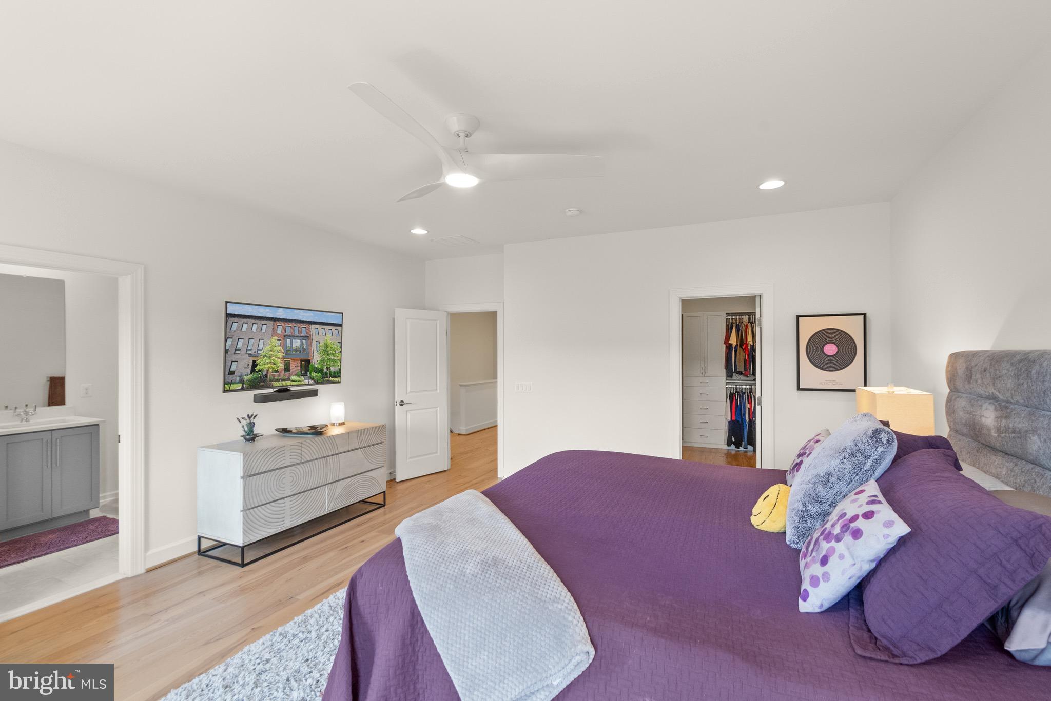 ONE LOUDOUN - Residential