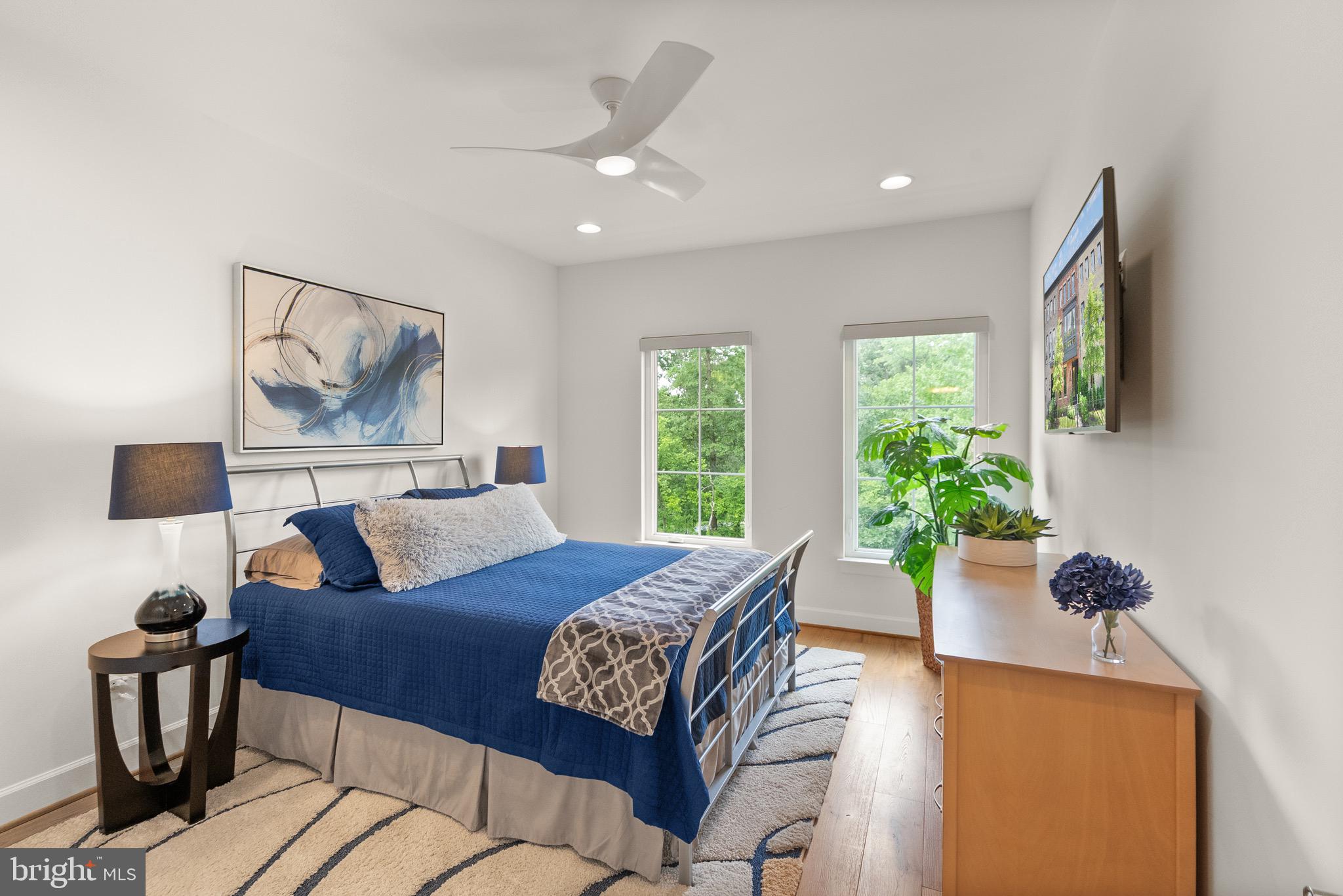 ONE LOUDOUN - Residential