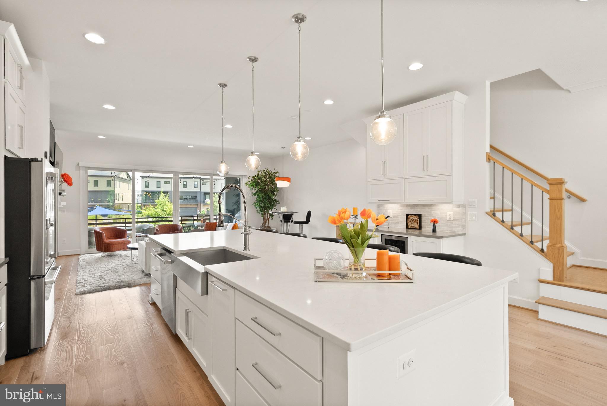 ONE LOUDOUN - Residential