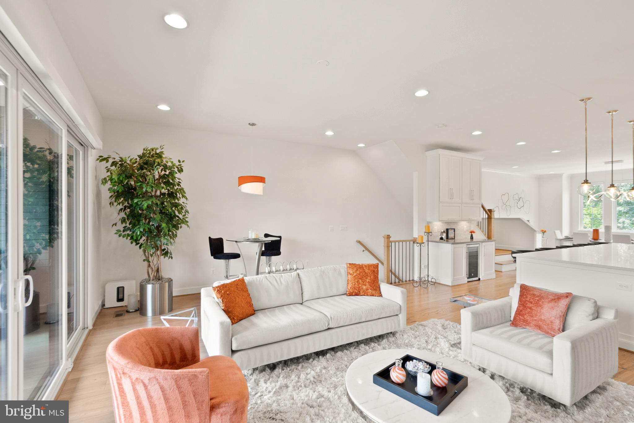 ONE LOUDOUN - Residential