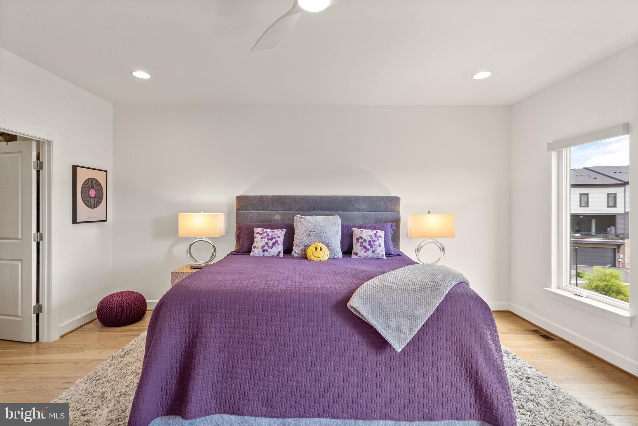 ONE LOUDOUN - Residential