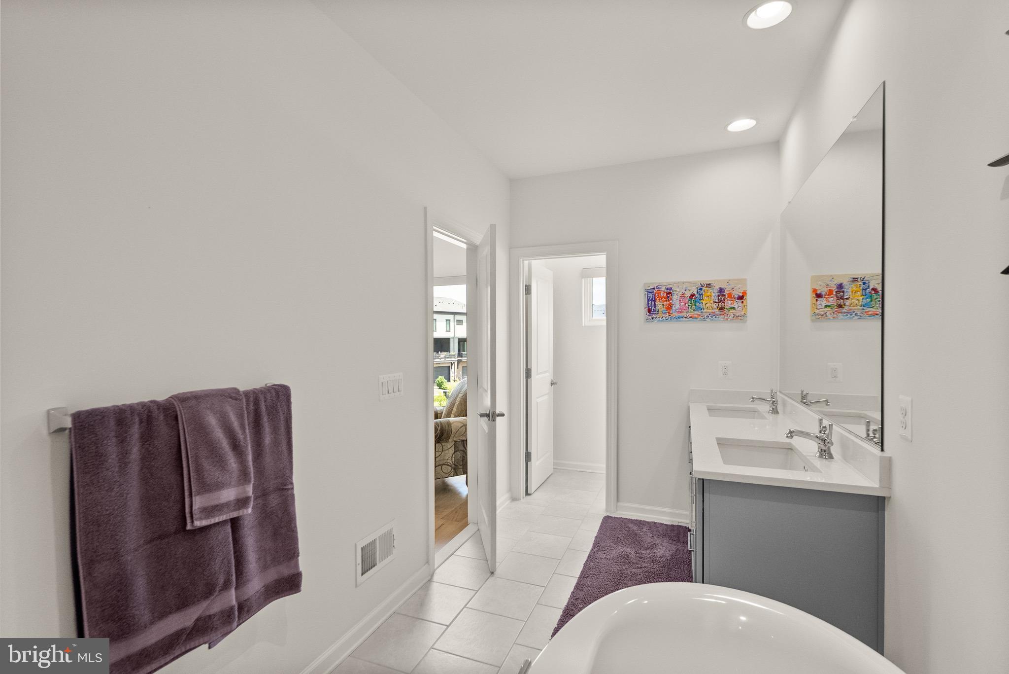 ONE LOUDOUN - Residential