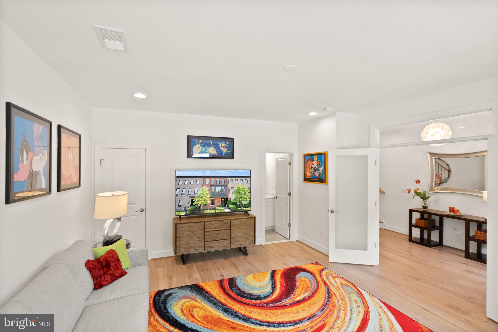 ONE LOUDOUN - Residential