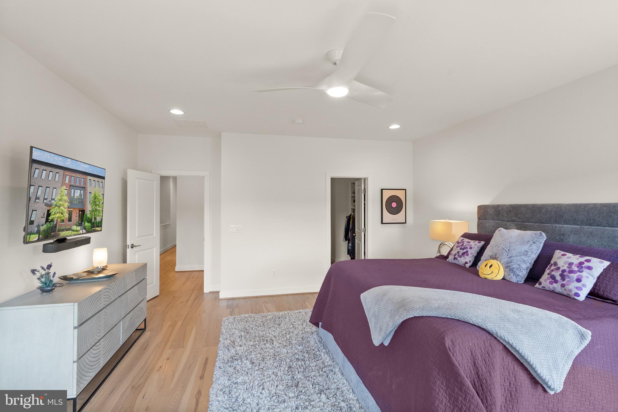 ONE LOUDOUN - Residential