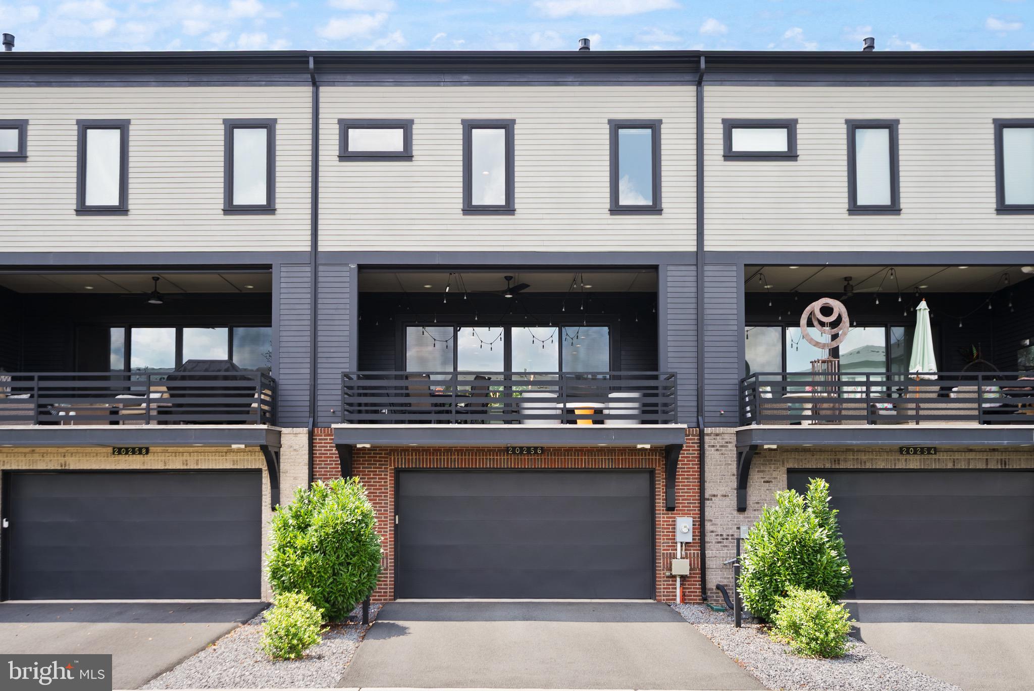 ONE LOUDOUN - Residential