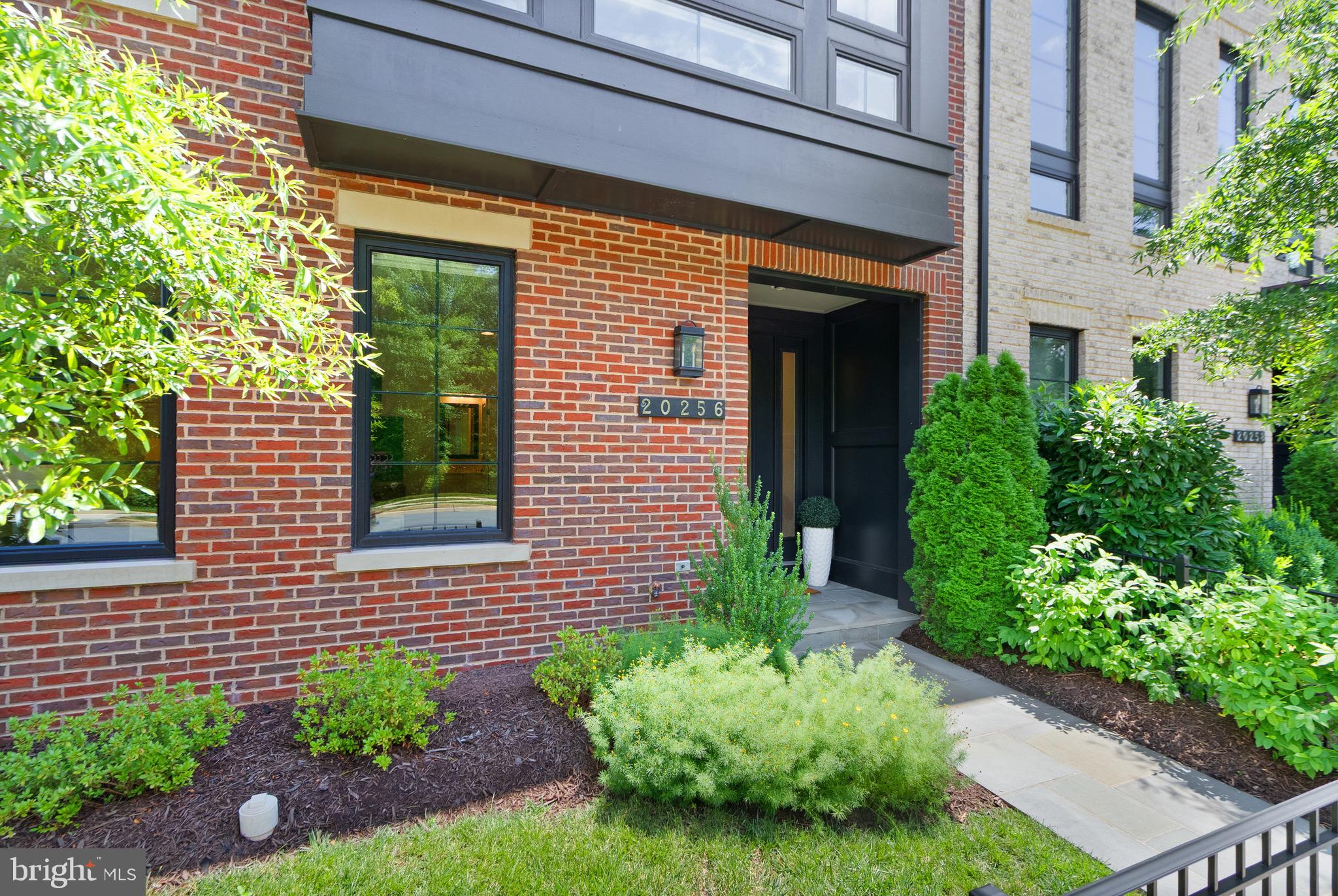 ONE LOUDOUN - Residential