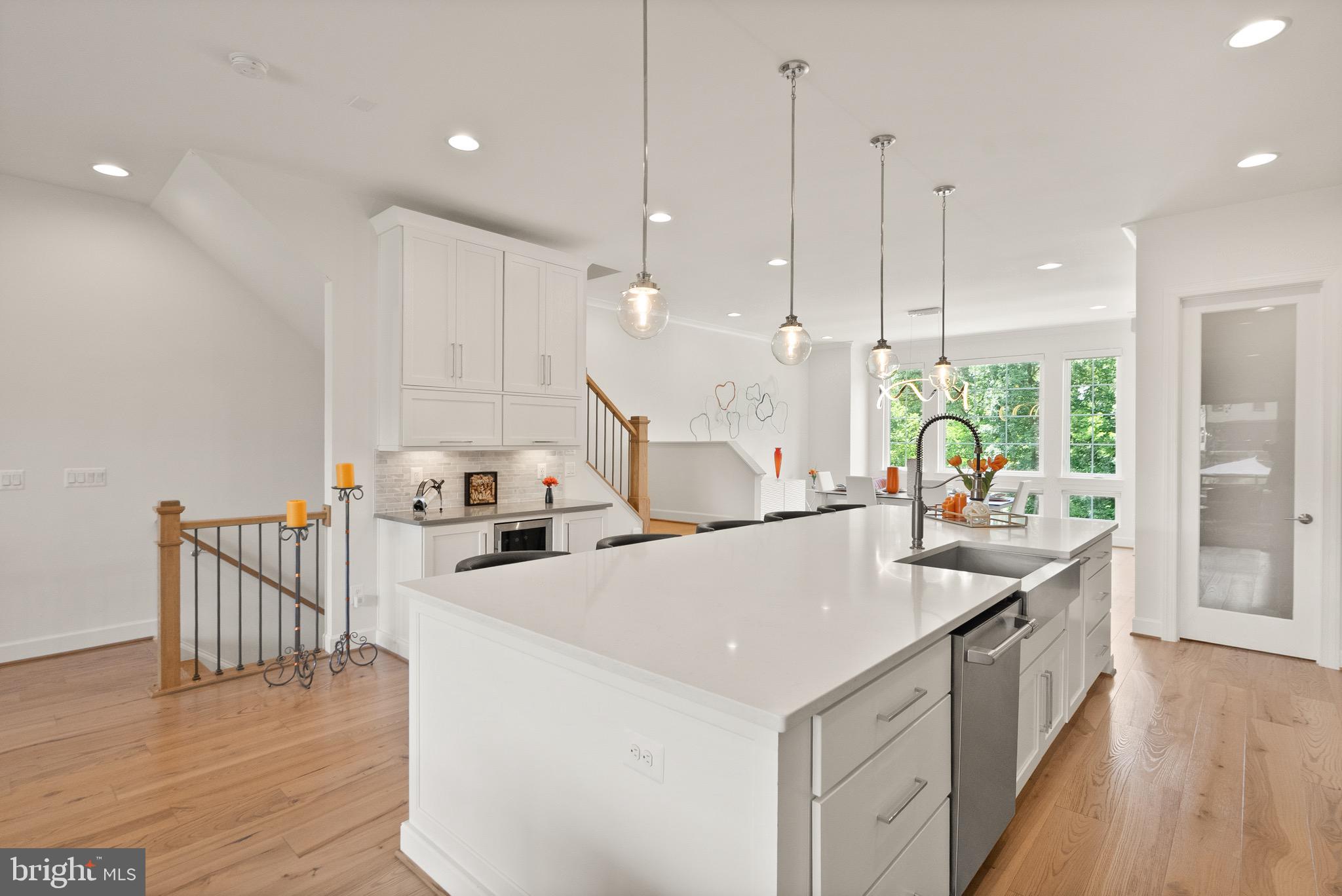 ONE LOUDOUN - Residential