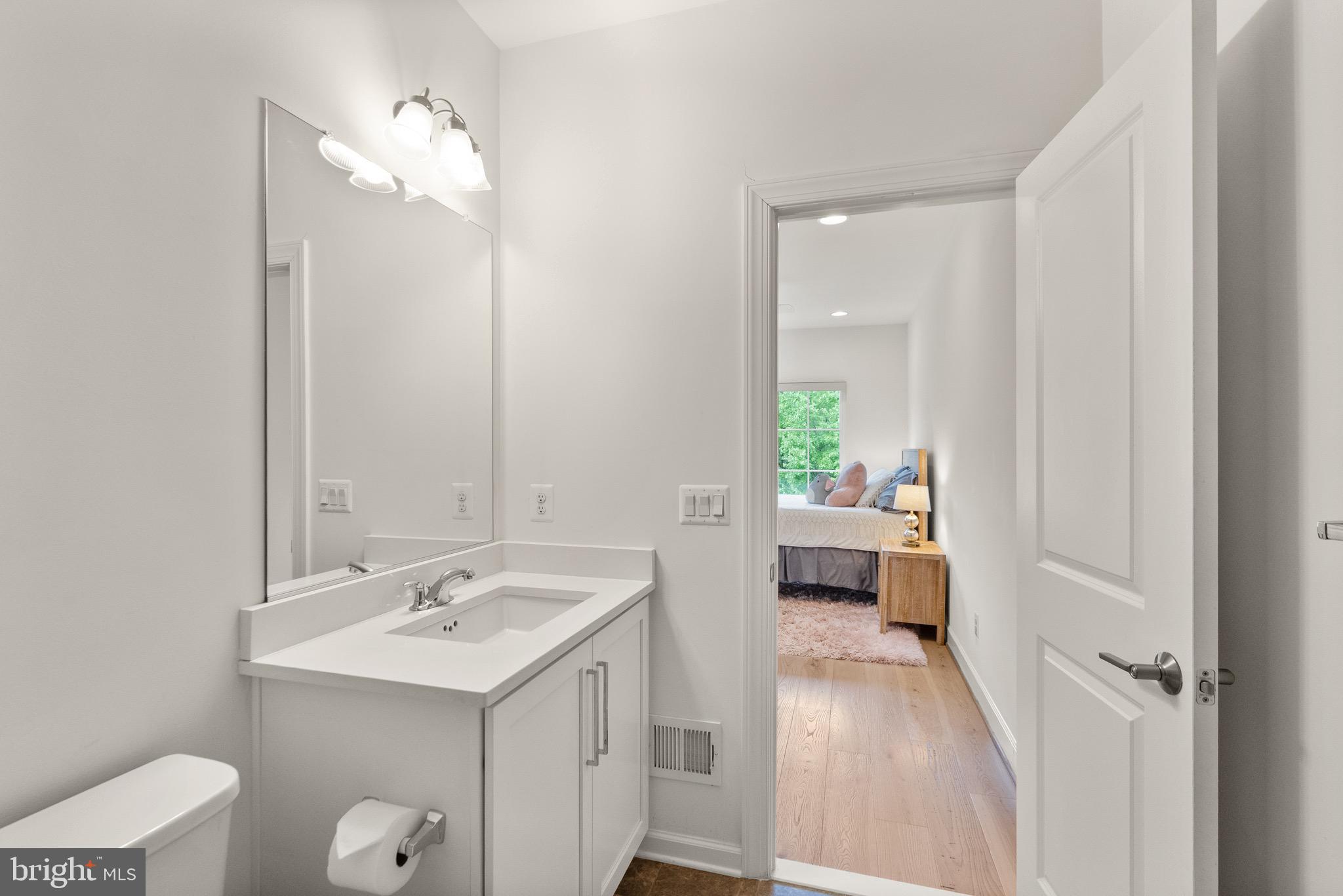 ONE LOUDOUN - Residential