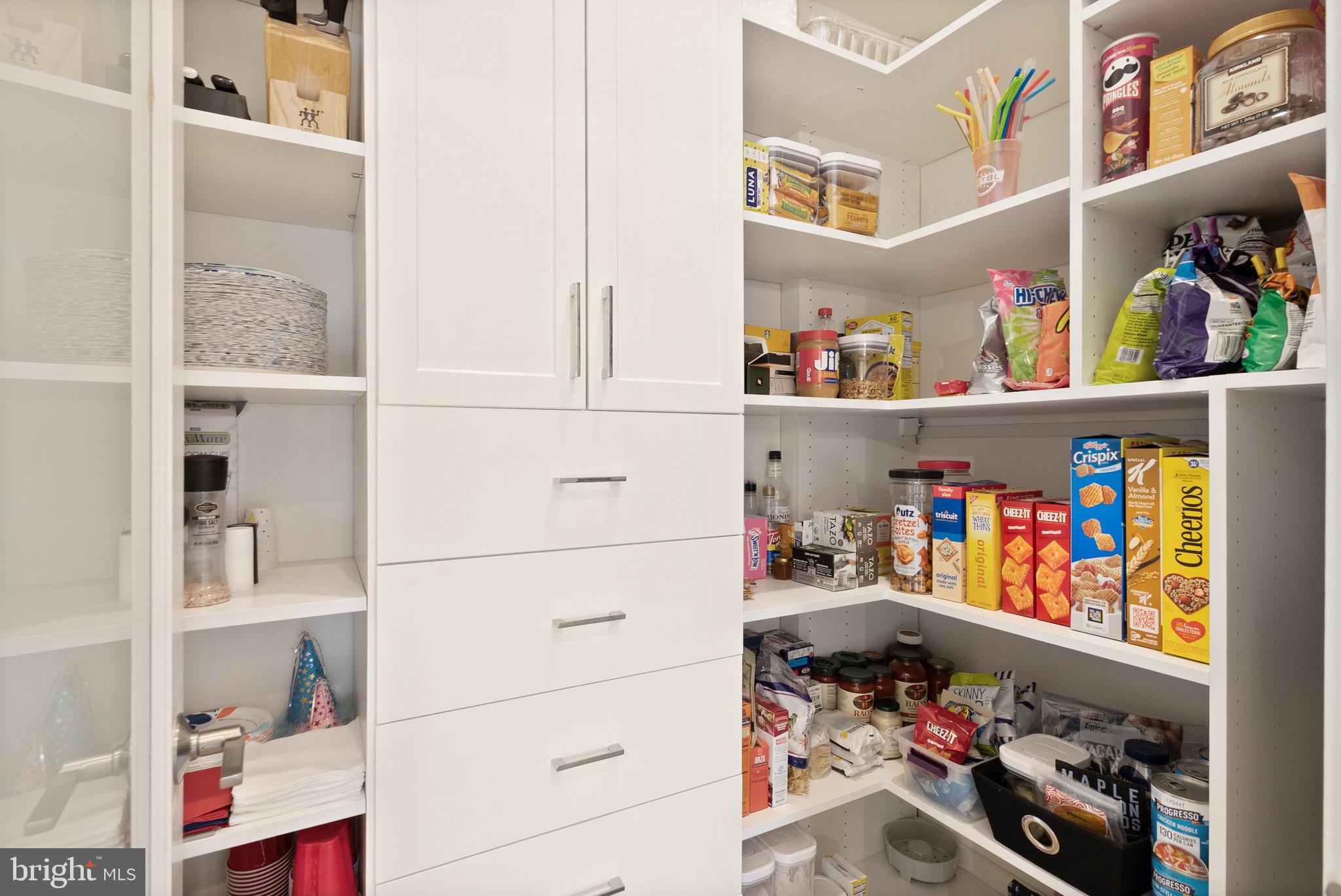 ONE LOUDOUN - Residential