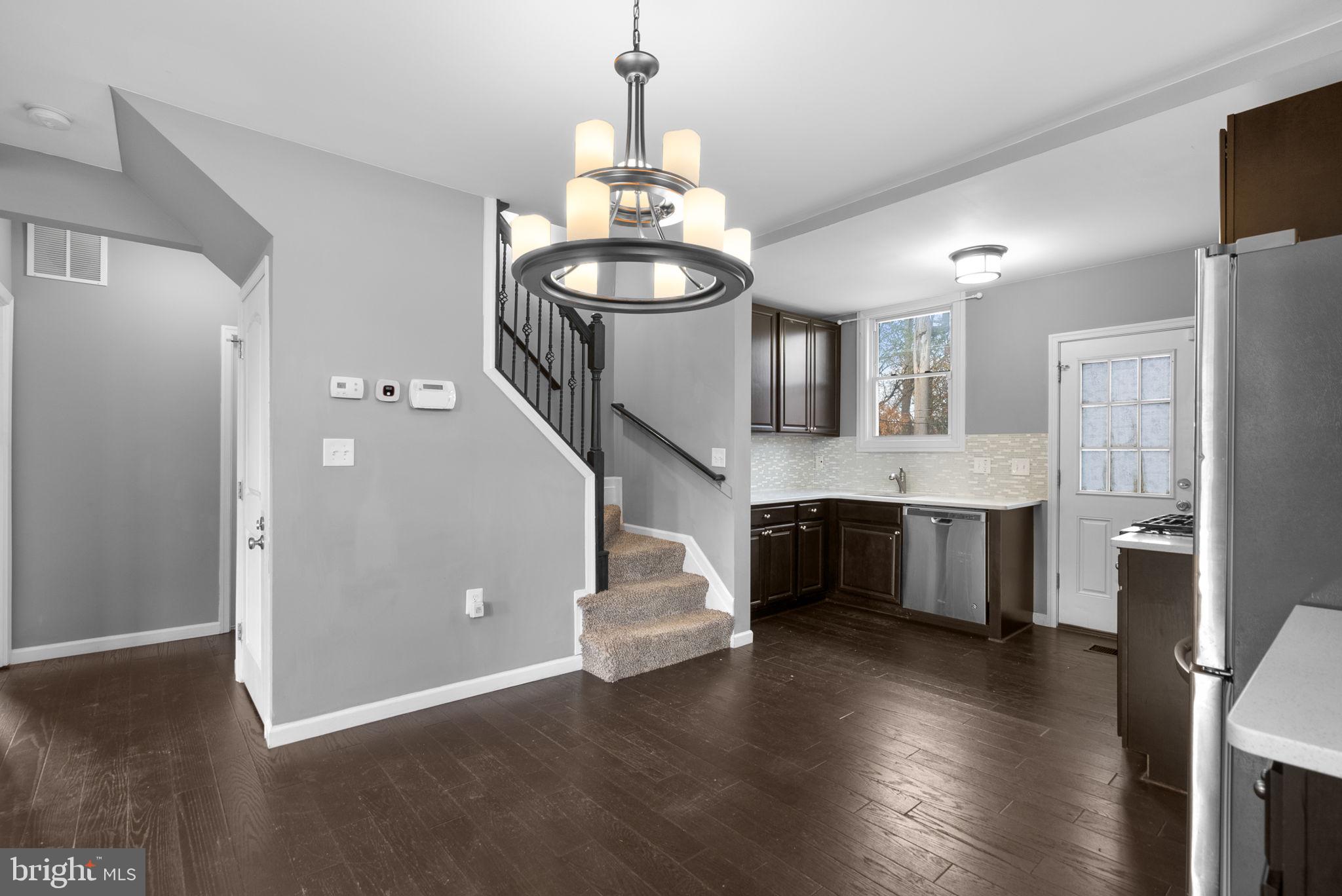 LAURAVILLE HISTORIC DISTRICT - Residential