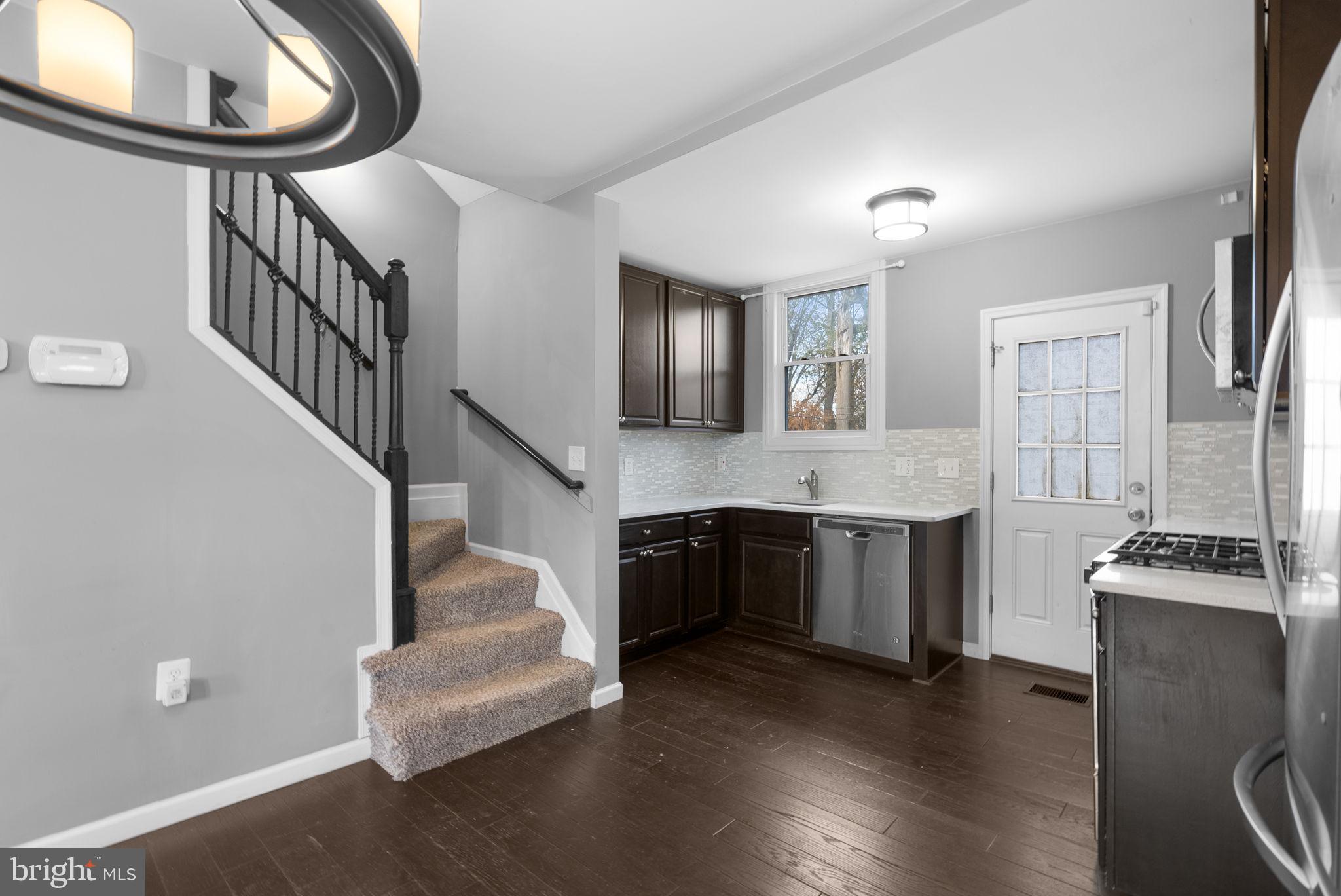 LAURAVILLE HISTORIC DISTRICT - Residential