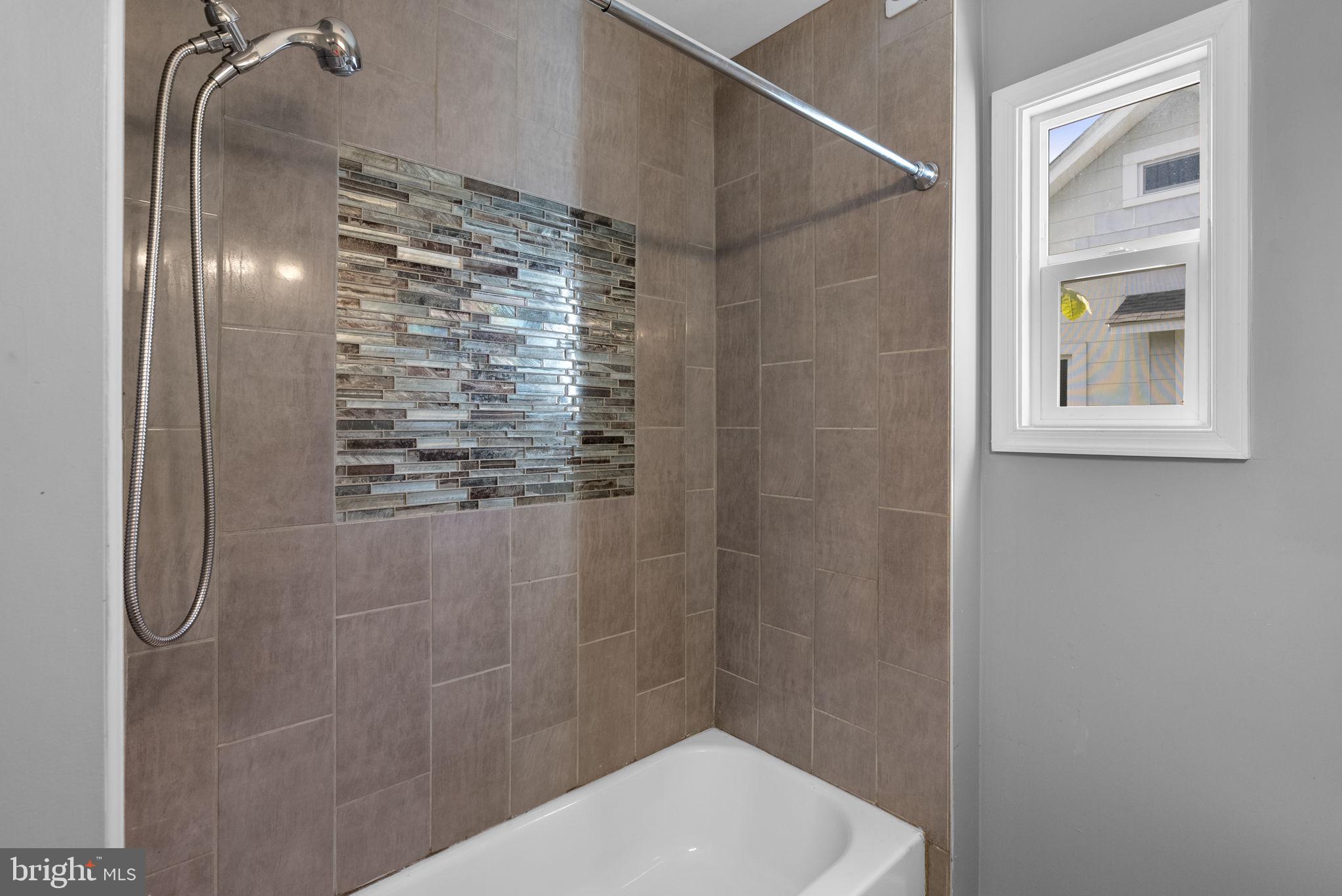 LAURAVILLE HISTORIC DISTRICT - Residential