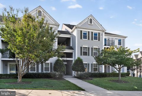 Photo of 10018 Vanderbilt Circle #5, ROCKVILLE, MD 20850 (MLS # MDMC2199998)