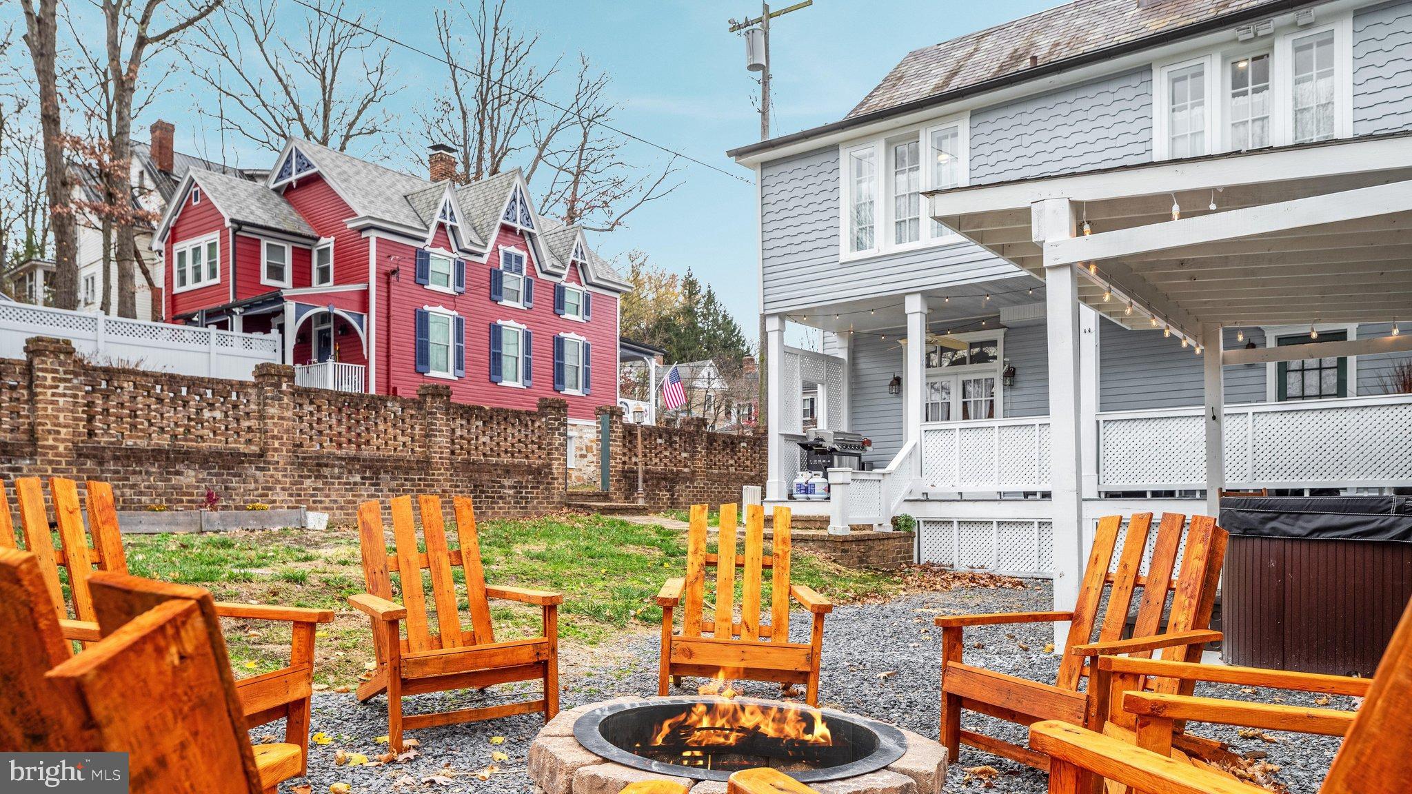 151 E FAIRFAX STREET