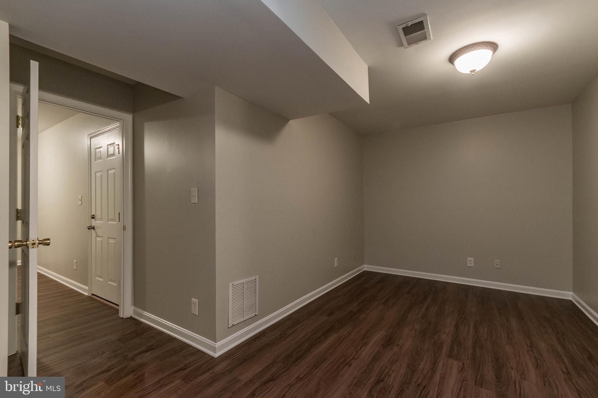 MILLS FARM - Residential