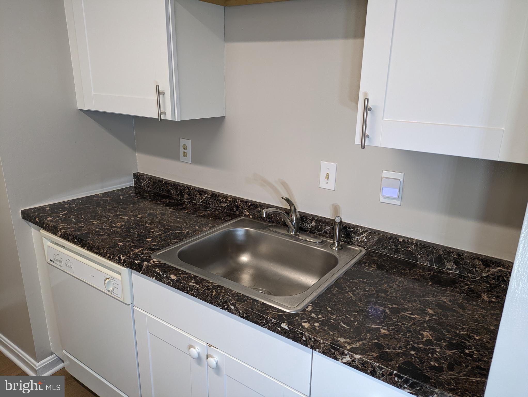 GREENHILLS - Residential