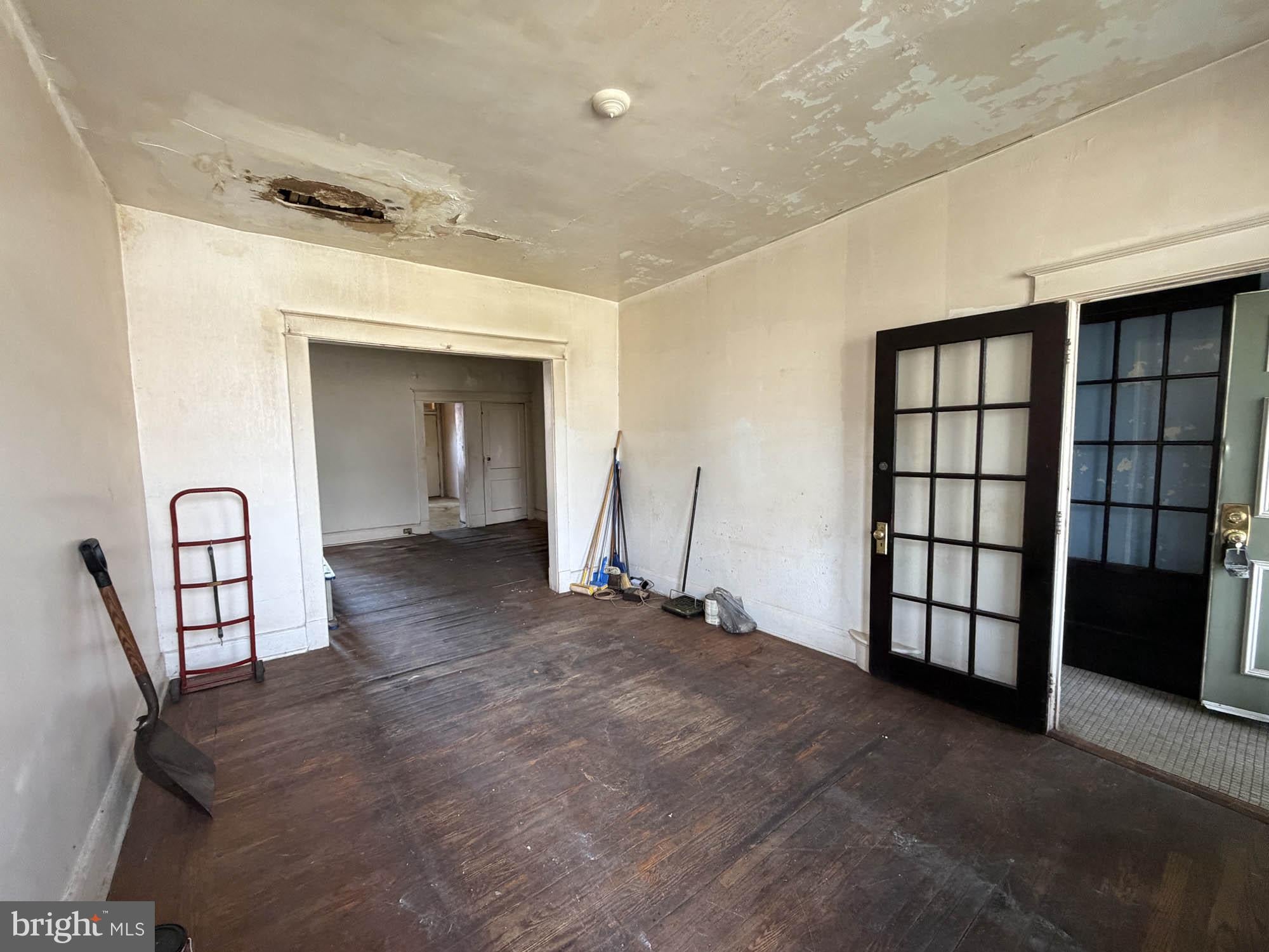 2545 W LAFAYETTE AVENUE