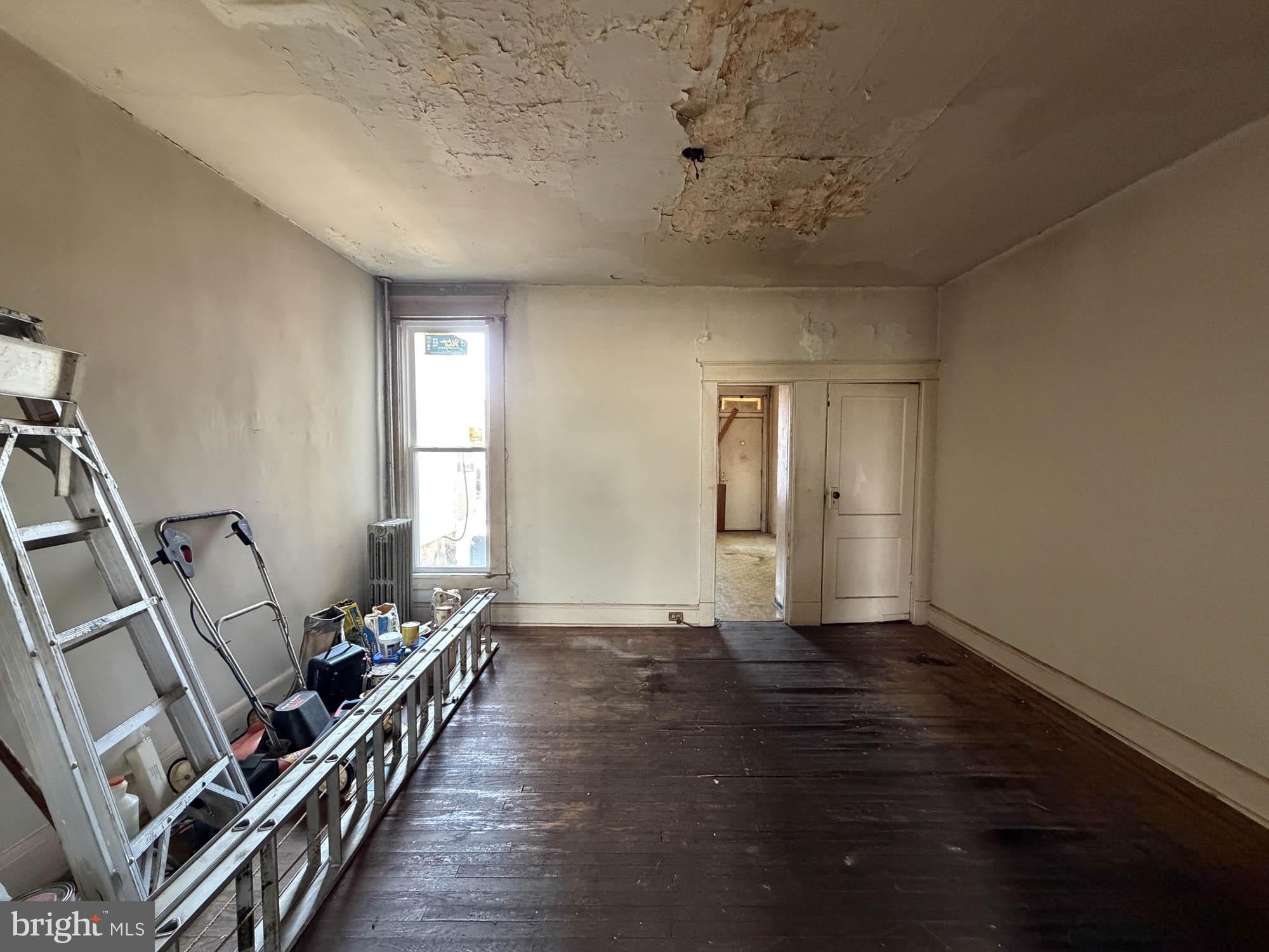 2545 W LAFAYETTE AVENUE