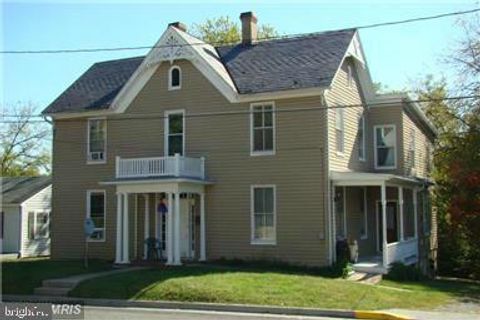 Condo For Rent - 323 S Church Street<br/> Shenandoah County, WOODSTOCK, VA 22664