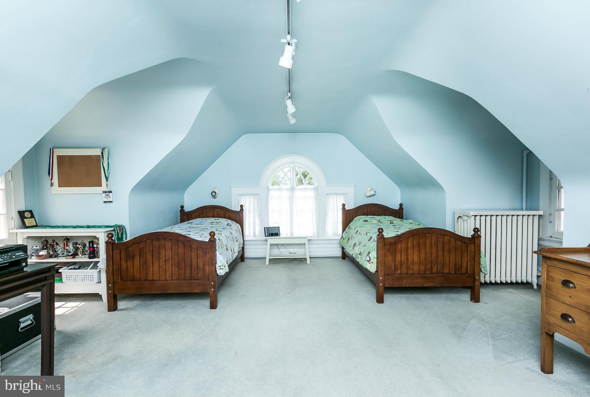 ROLAND PARK - Residential