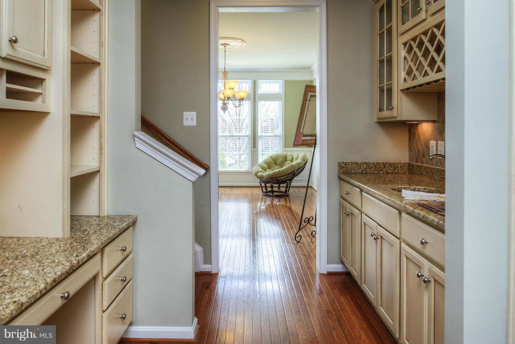 SIGNATURE AT BROADLANDS - Residential