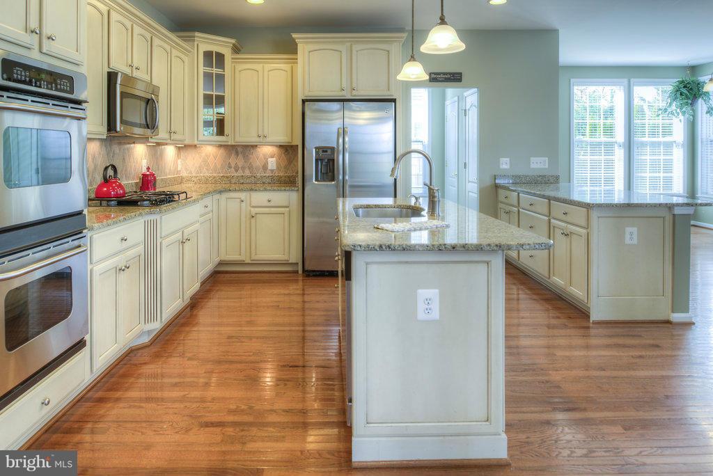 SIGNATURE AT BROADLANDS - Residential