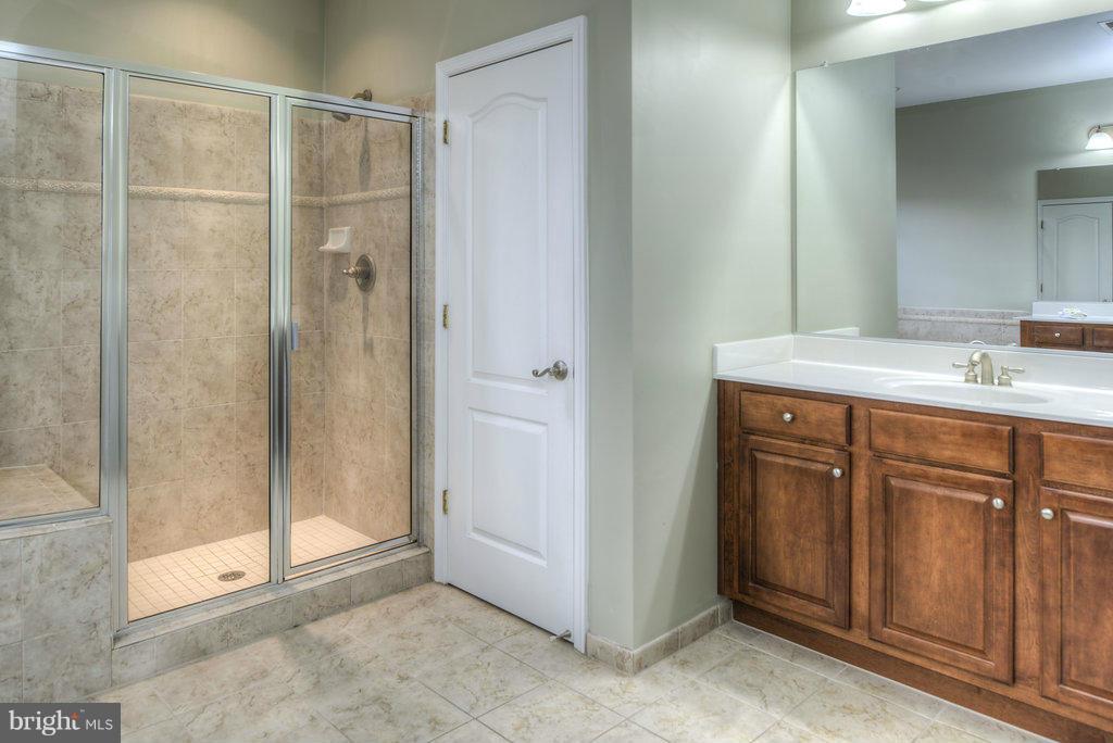 SIGNATURE AT BROADLANDS - Residential