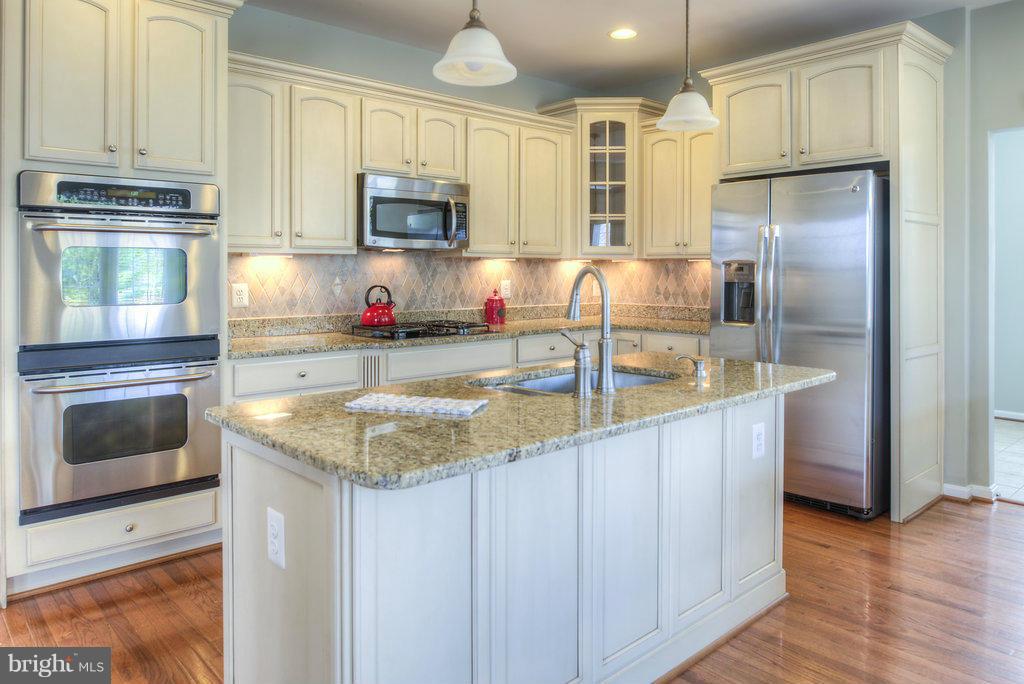 SIGNATURE AT BROADLANDS - Residential