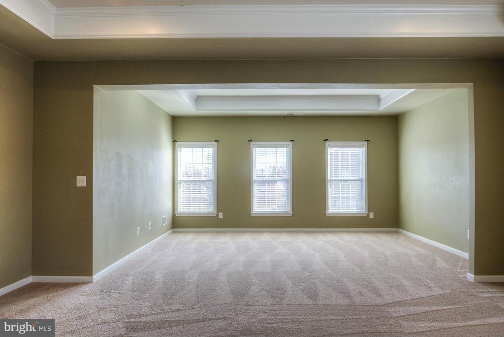 SIGNATURE AT BROADLANDS - Residential