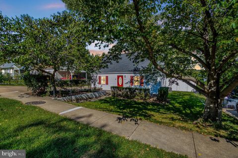 3206 BURGUNDY ROAD ALEXANDRIA VA 22303