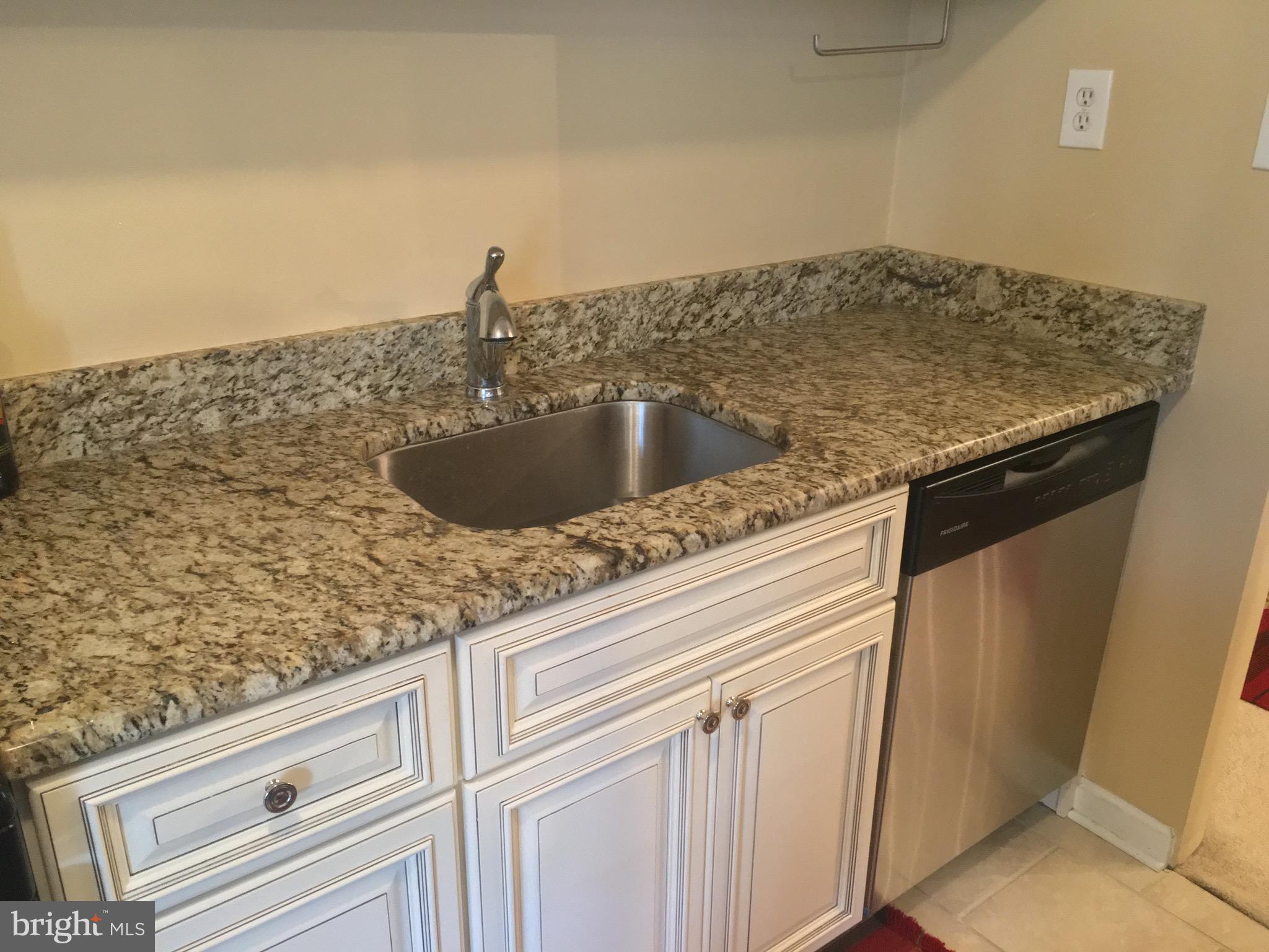 FALLS PLAZA - Residential