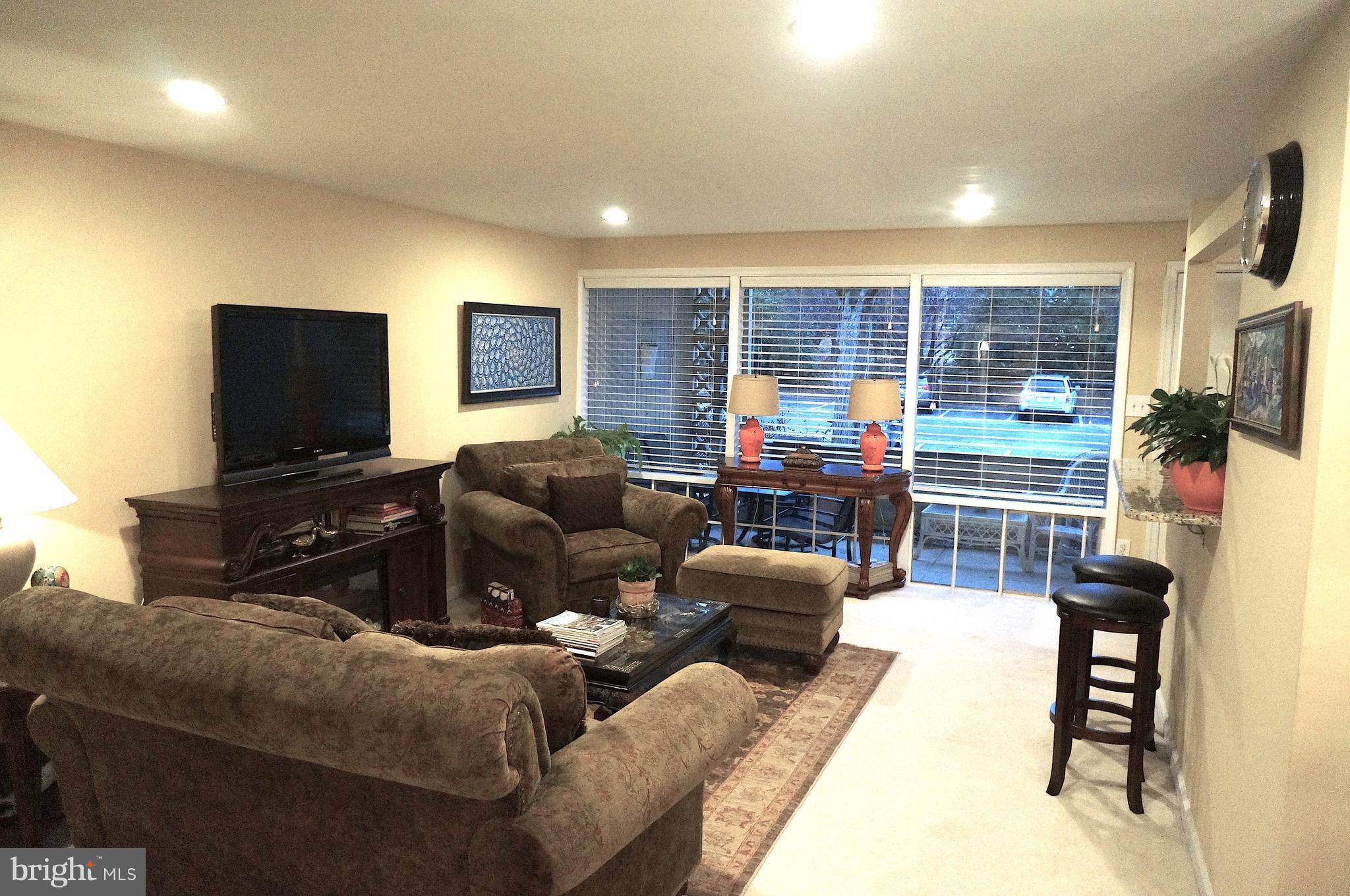 FALLS PLAZA - Residential