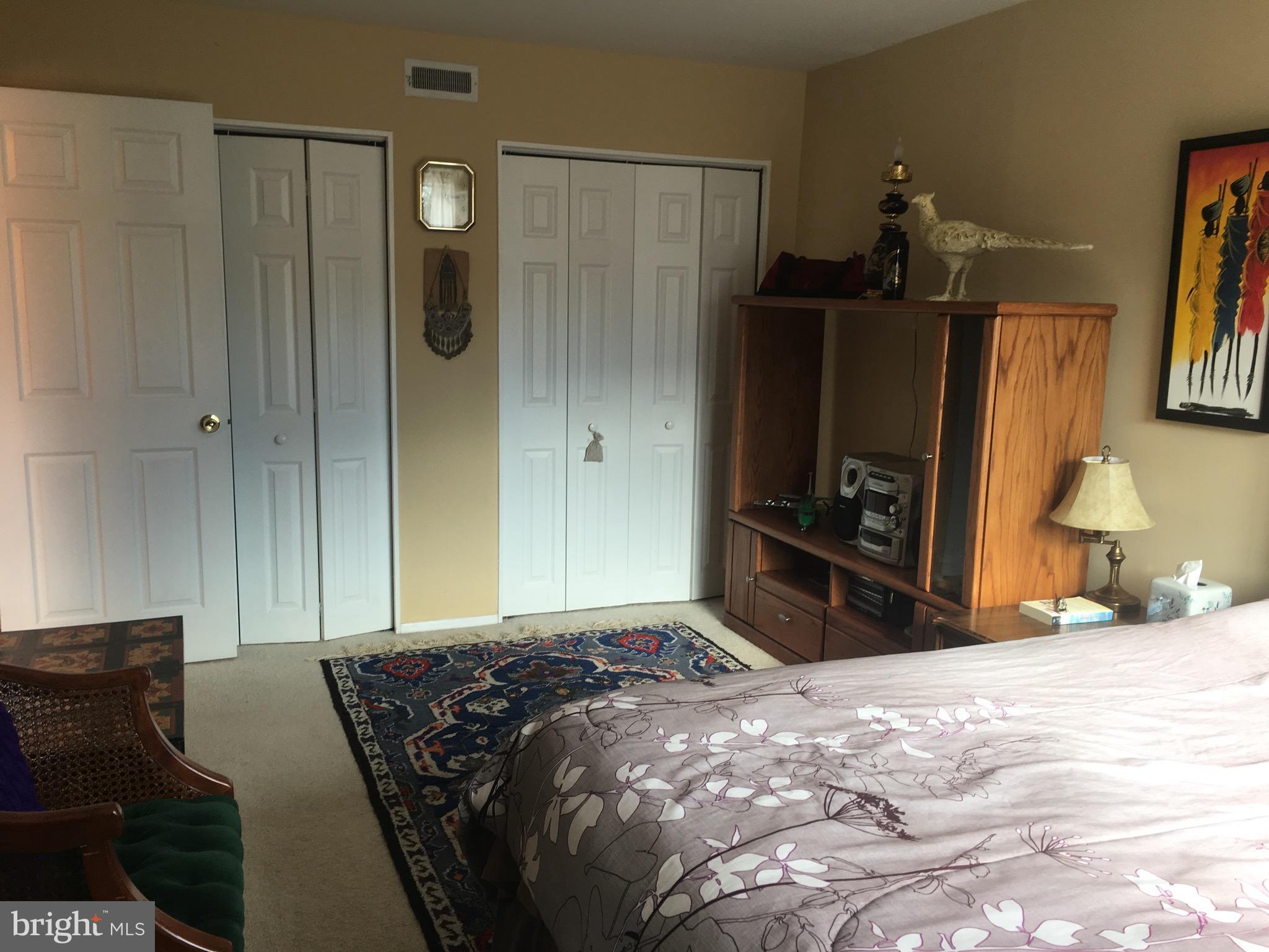 FALLS PLAZA - Residential