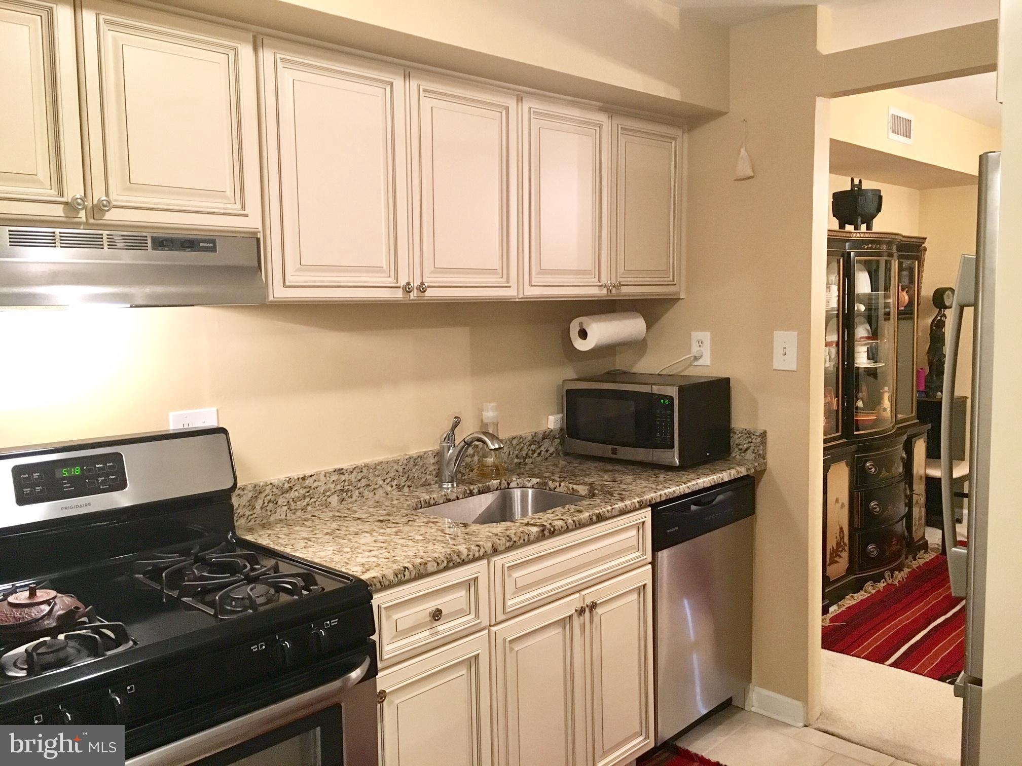 FALLS PLAZA - Residential